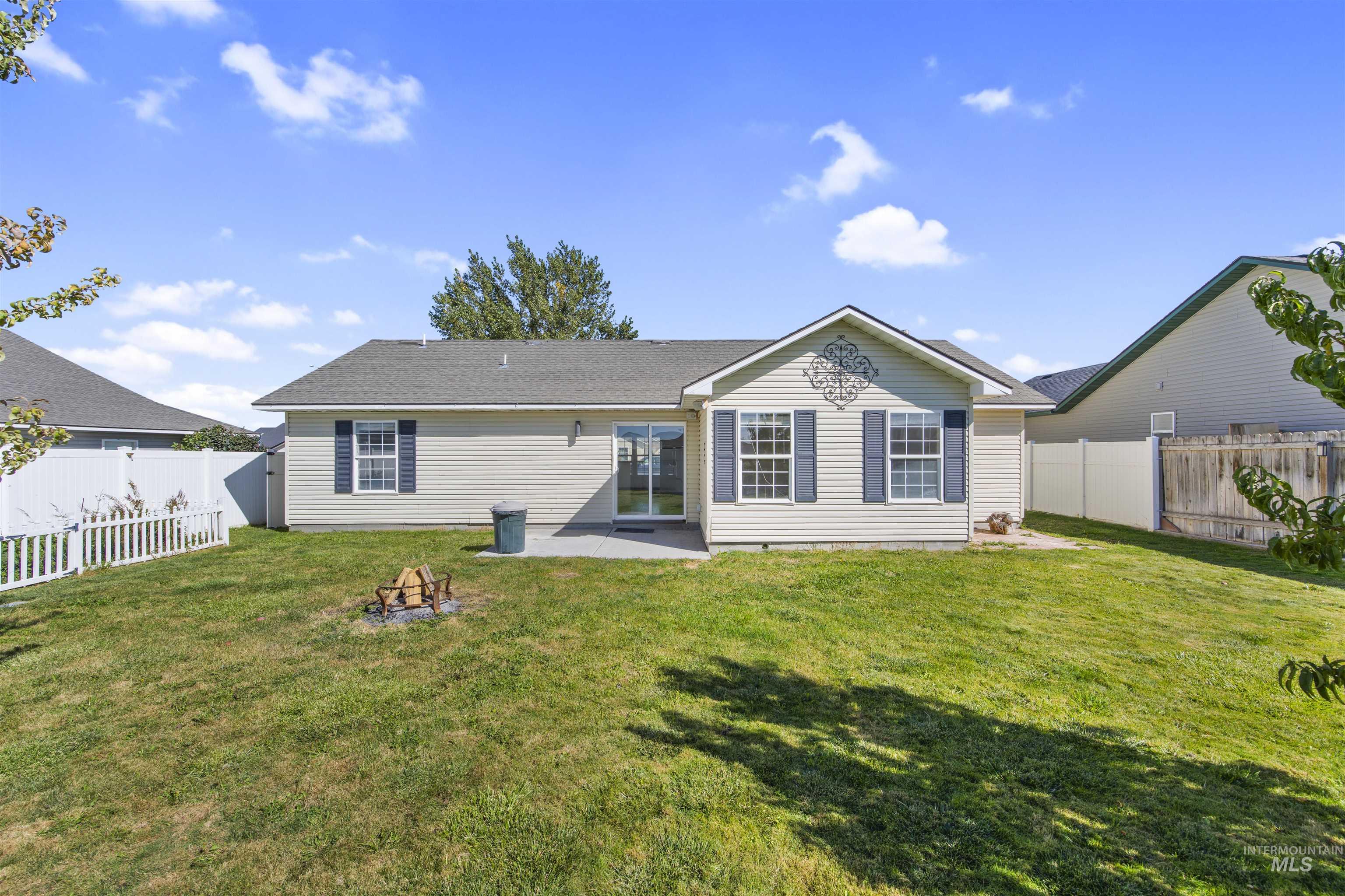 1414 Valencia Street, Twin Falls, Idaho 83301, 3 Bedrooms, 2 Bathrooms, Residential For Sale, Price $329,900,MLS 99002033