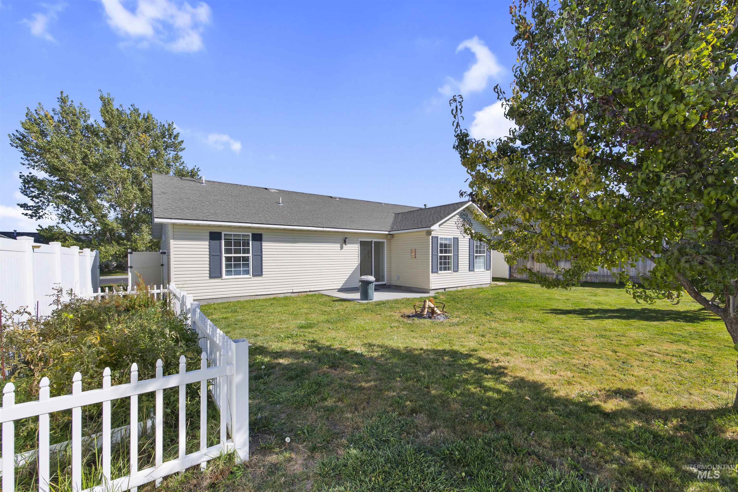 1414 Valencia Street, Twin Falls, Idaho 83301, 3 Bedrooms, 2 Bathrooms, Residential For Sale, Price $329,900,MLS 99002033