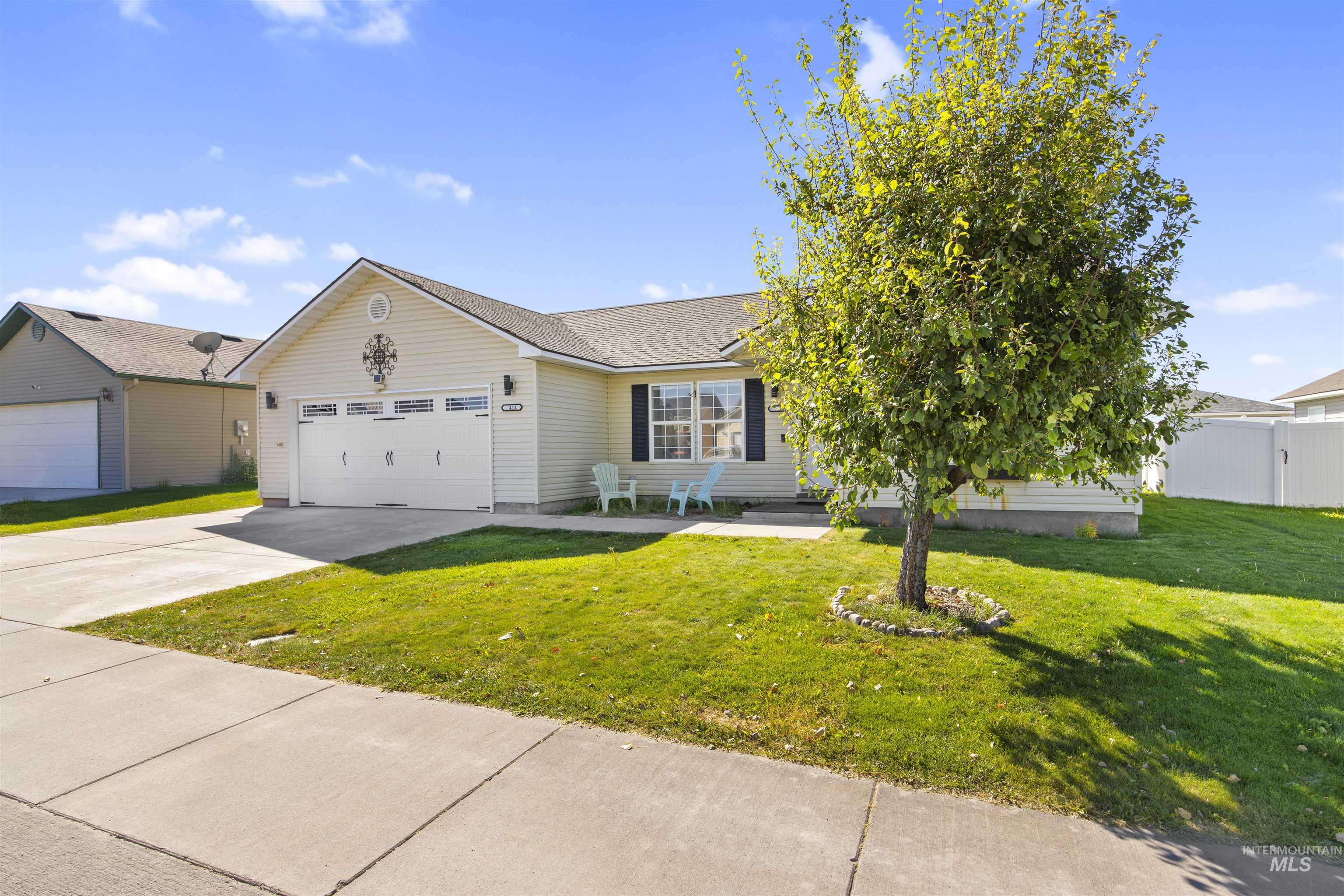 1414 Valencia Street, Twin Falls, Idaho 83301, 3 Bedrooms, 2 Bathrooms, Residential For Sale, Price $329,900,MLS 99002033