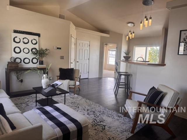 1414 Valencia Street, Twin Falls, Idaho 83301, 3 Bedrooms, 2 Bathrooms, Residential For Sale, Price $329,900,MLS 99002033