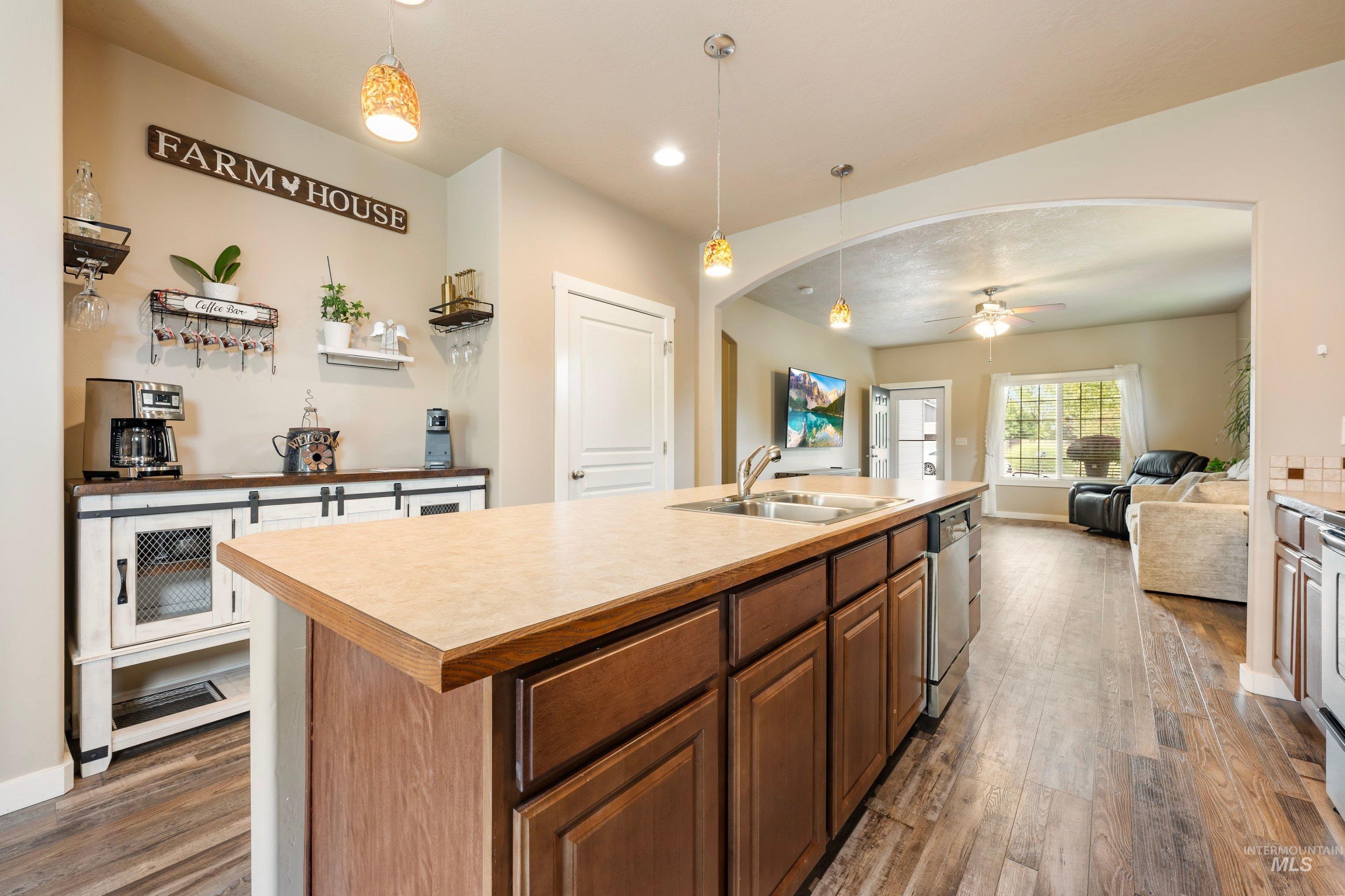 2397 W Fieldstream Dr, Meridian, Idaho 83646, 3 Bedrooms, 2 Bathrooms, Residential For Sale, Price $460,000, 99002040