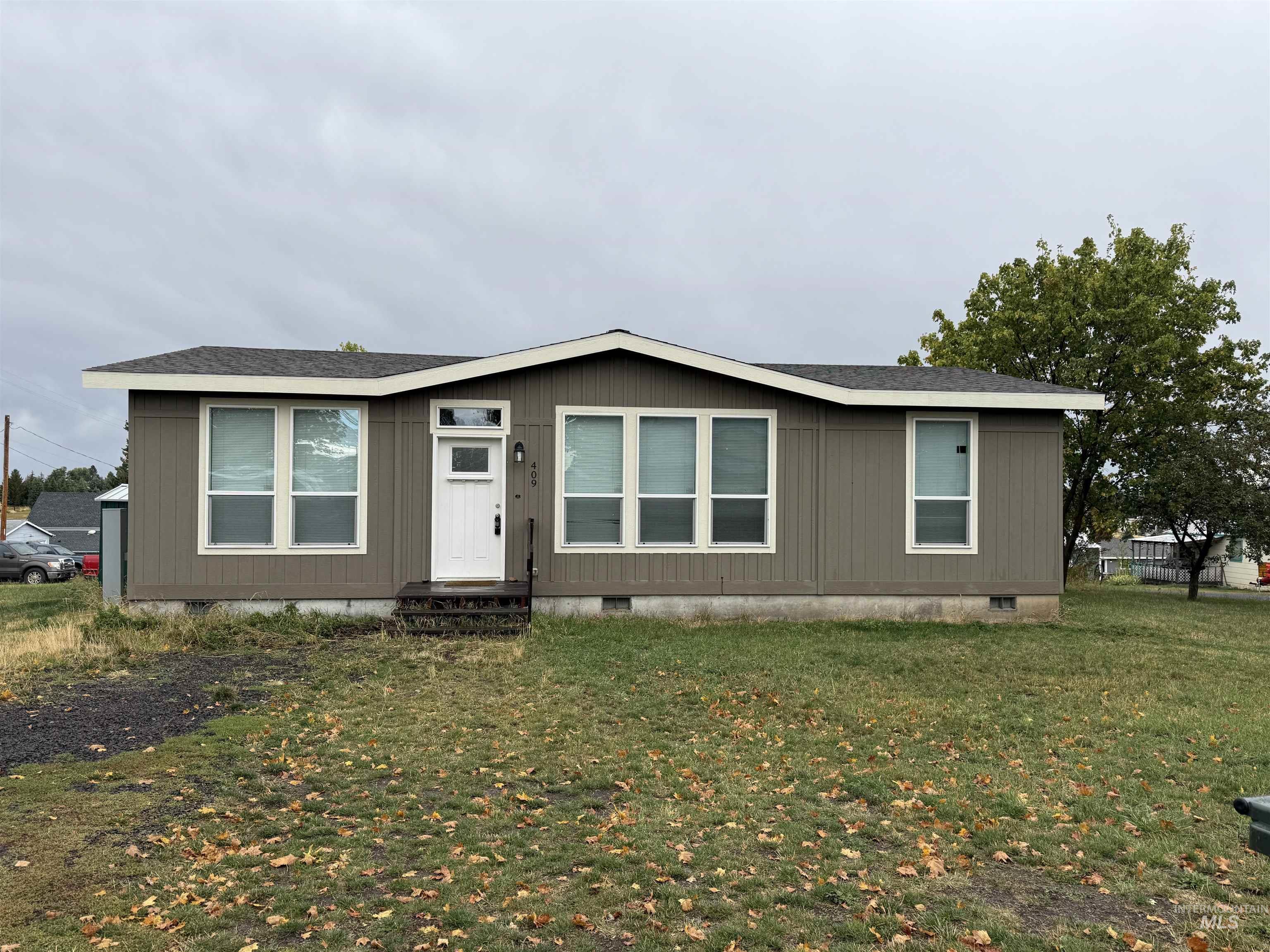 409 N 4th Avenue, Craigmont, Idaho 83523, 3 Bedrooms, 2 Bathrooms, Residential For Sale, Price $265,000,MLS 99002041