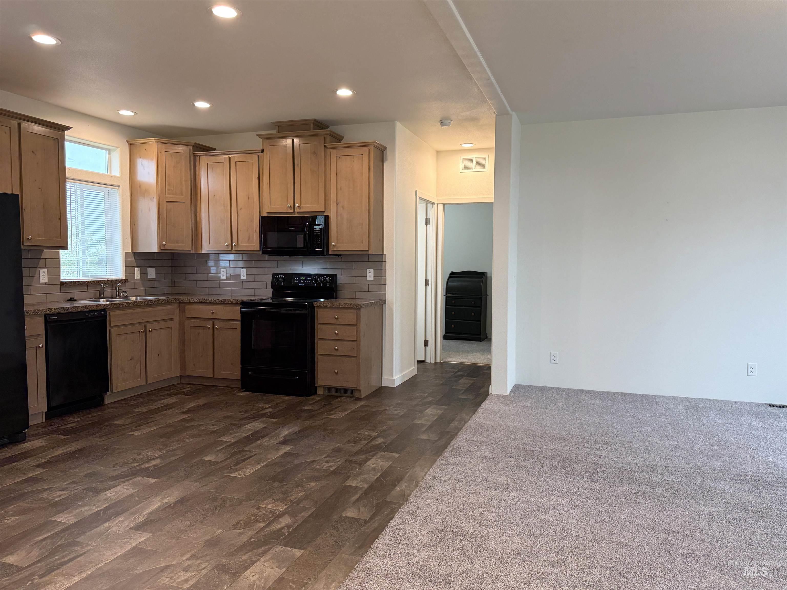 409 N 4th Avenue, Craigmont, Idaho 83523, 3 Bedrooms, 2 Bathrooms, Residential For Sale, Price $265,000,MLS 99002041