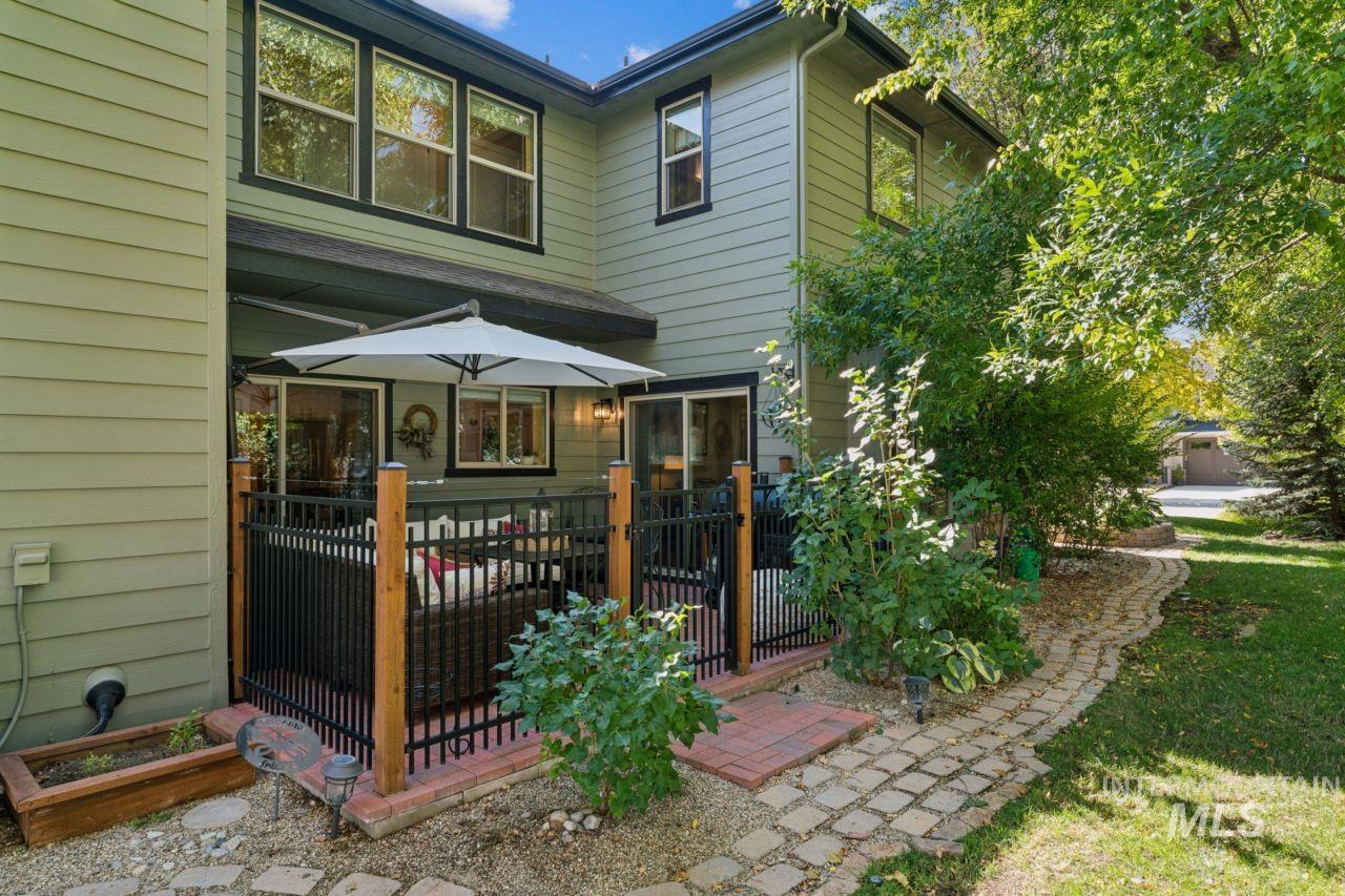 1322 N Seven Golds Ave, Eagle, Idaho 83616, 3 Bedrooms, 2.5 Bathrooms, Residential For Sale, Price $467,000, 99002042