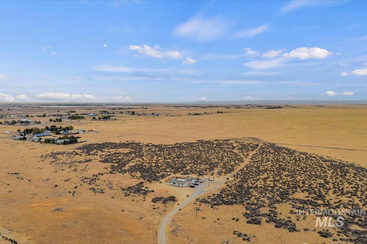360 SW Midnight Blue Way, Mountain Home, Idaho 83647, 3 Bedrooms, 2 Bathrooms, Residential For Sale, Price $600,000,MLS 99002044