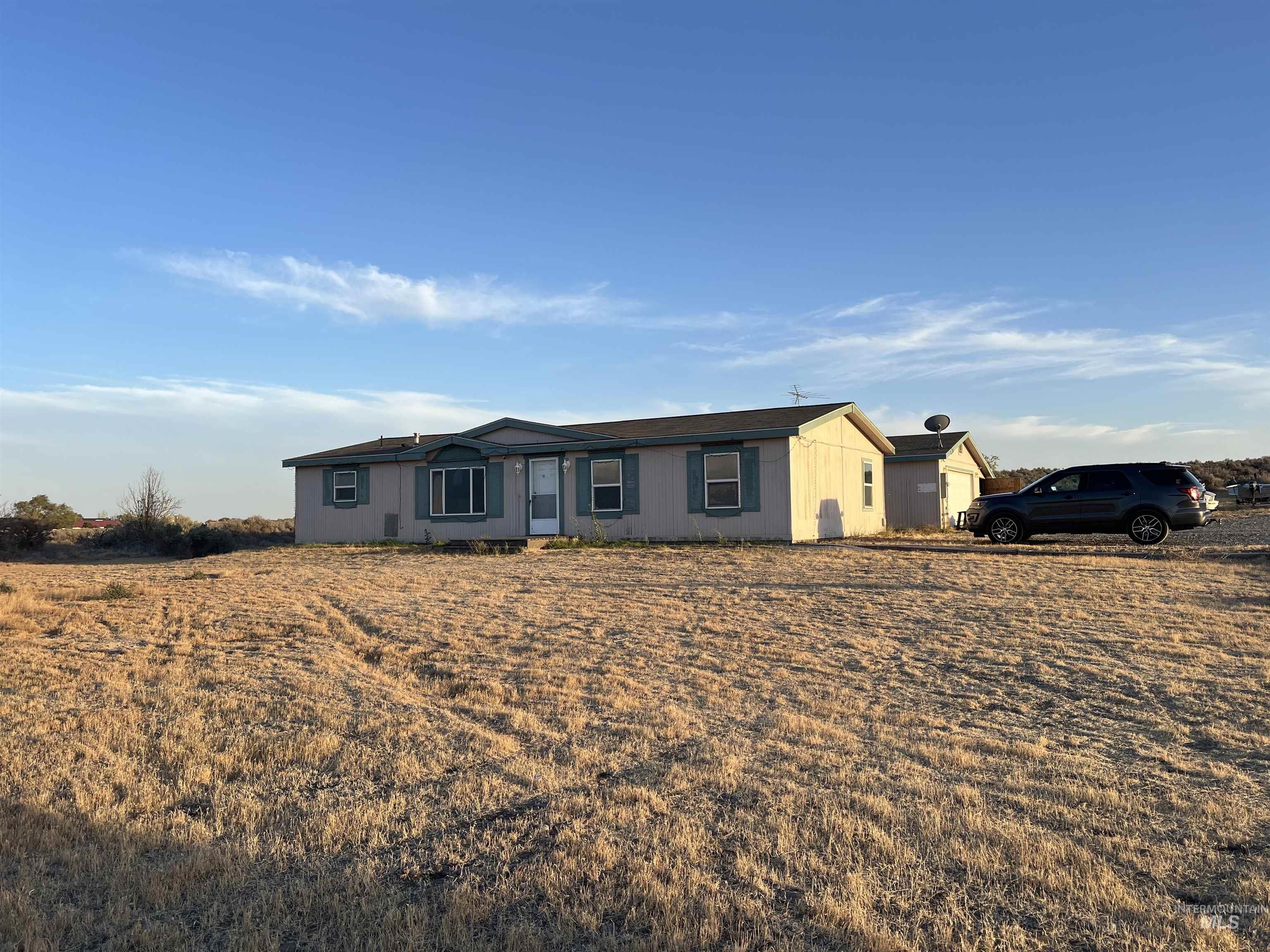 360 SW Midnight Blue Way, Mountain Home, Idaho 83647, 3 Bedrooms, 2 Bathrooms, Residential For Sale, Price $600,000,MLS 99002044