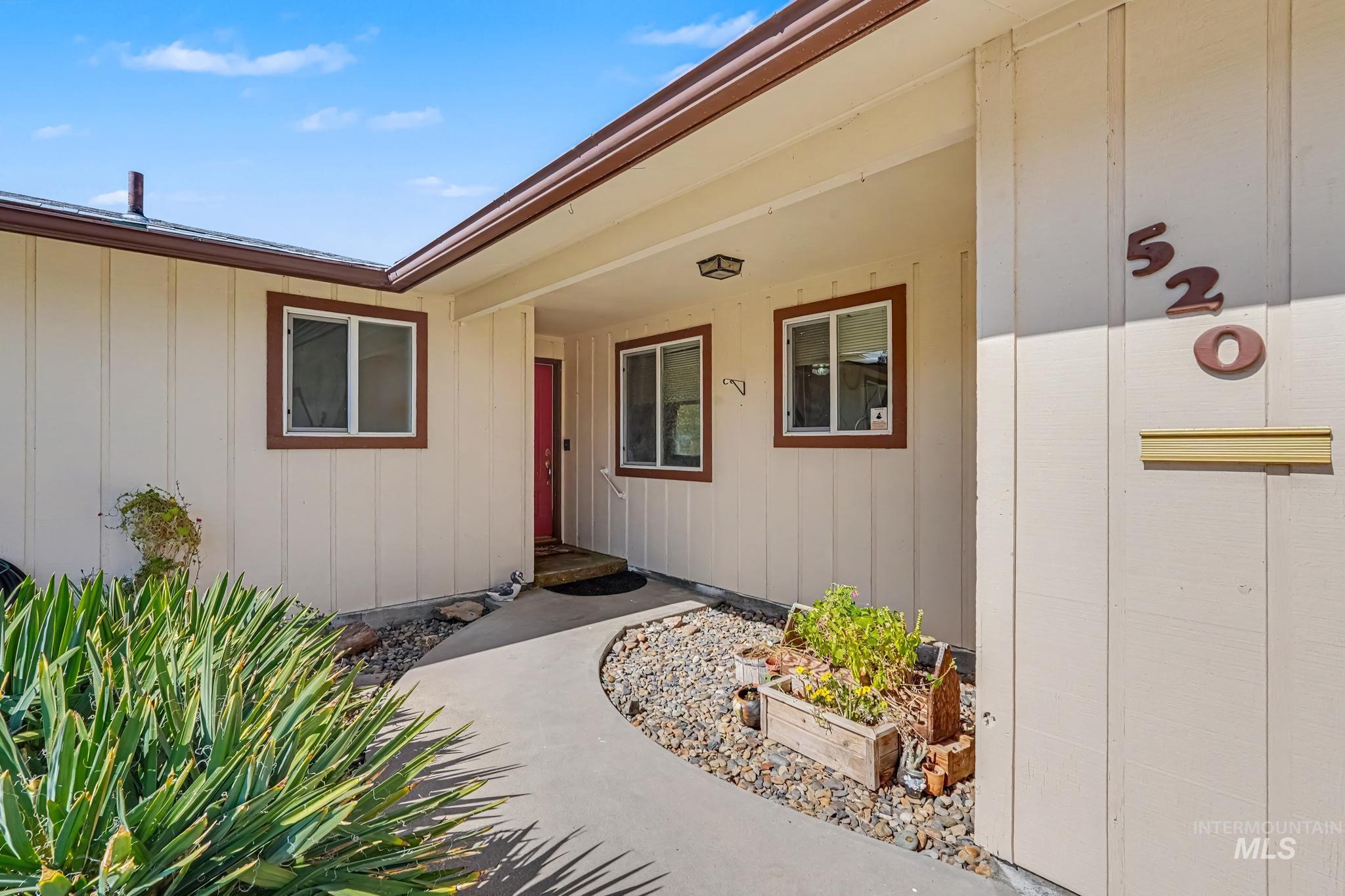 520 W Dakota Ave, Nampa, Idaho 83686, 3 Bedrooms, 2 Bathrooms, Residential For Sale, Price $404,880,MLS 99002047