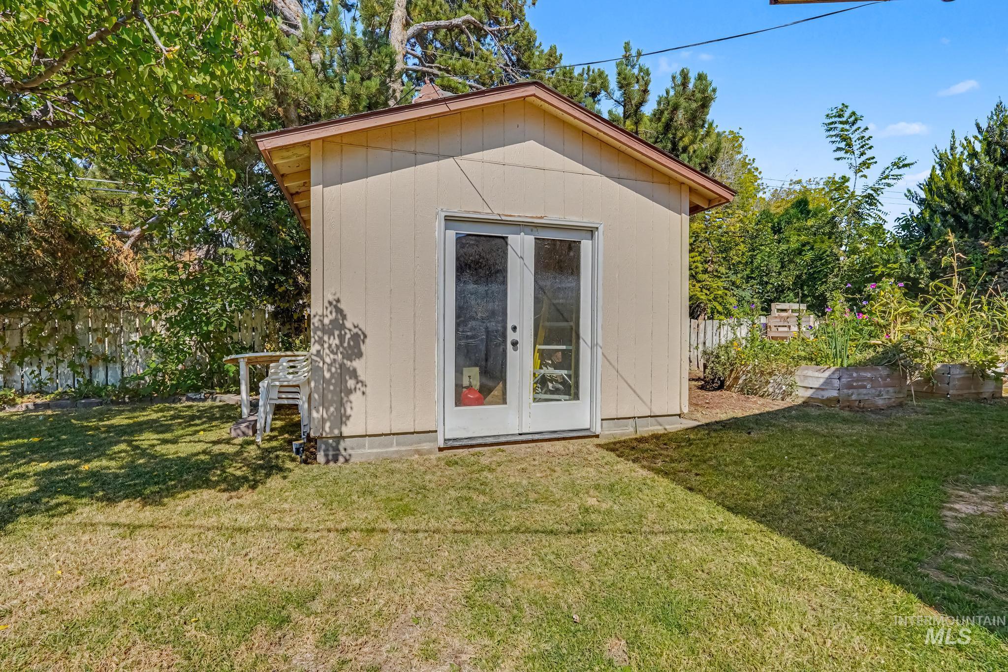 520 W Dakota Ave, Nampa, Idaho 83686, 3 Bedrooms, 2 Bathrooms, Residential For Sale, Price $404,880,MLS 99002047