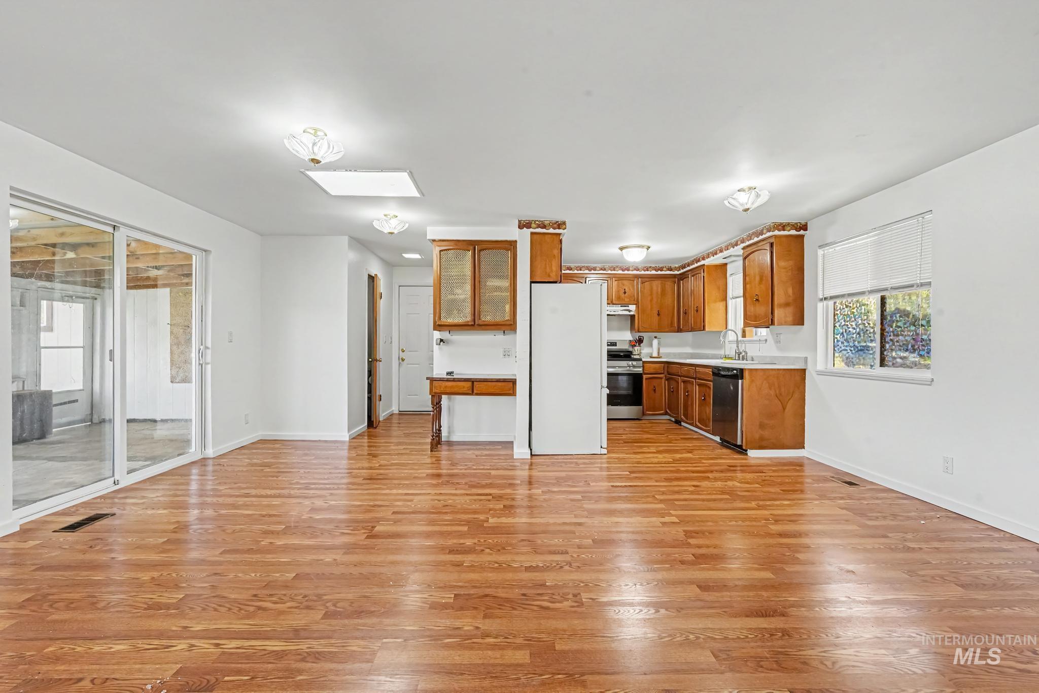 520 W Dakota Ave, Nampa, Idaho 83686, 3 Bedrooms, 2 Bathrooms, Residential For Sale, Price $404,880,MLS 99002047