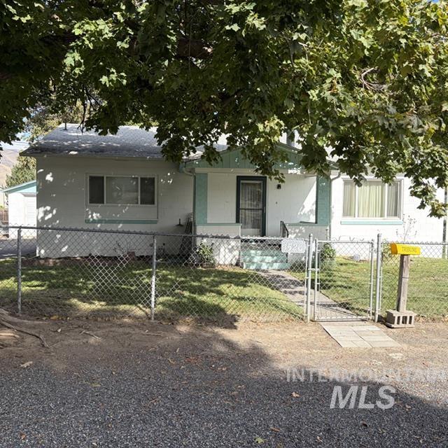 1526 Libby Street, Clarkston, Washington 99403, 2 Bedrooms, 2 Bathrooms, Residential For Sale, Price $295,000, 99002054