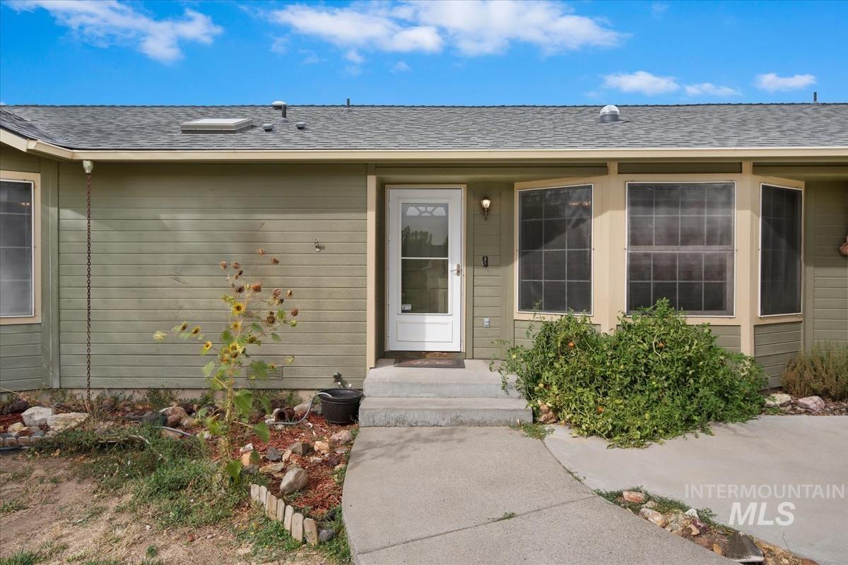 1620 Fairway Ct., Mountain Home, Idaho 83647, 3 Bedrooms, 2 Bathrooms, Residential For Sale, Price $348,500, 99002055
