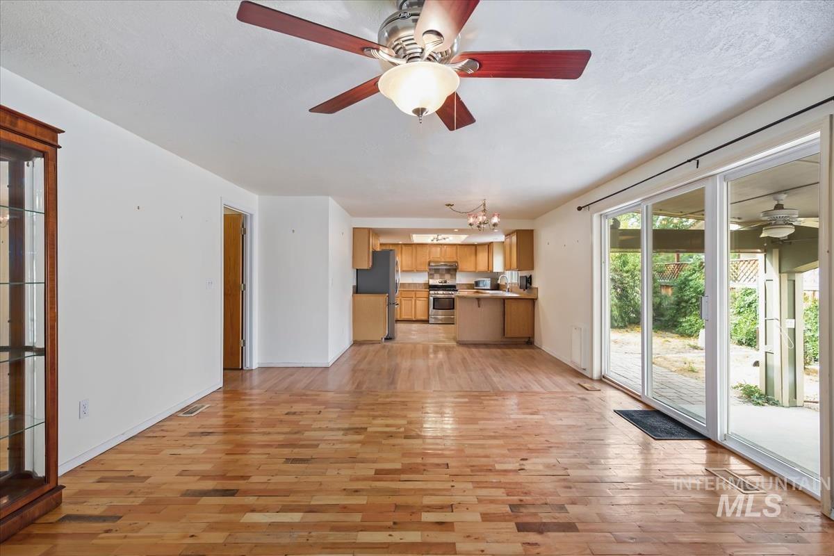 1620 Fairway Ct., Mountain Home, Idaho 83647, 3 Bedrooms, 2 Bathrooms, Residential For Sale, Price $348,500, 99002055