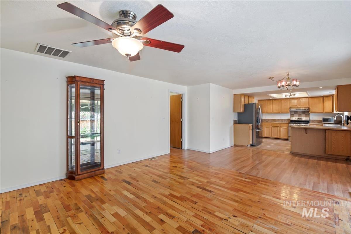 1620 Fairway Ct., Mountain Home, Idaho 83647, 3 Bedrooms, 2 Bathrooms, Residential For Sale, Price $348,500, 99002055