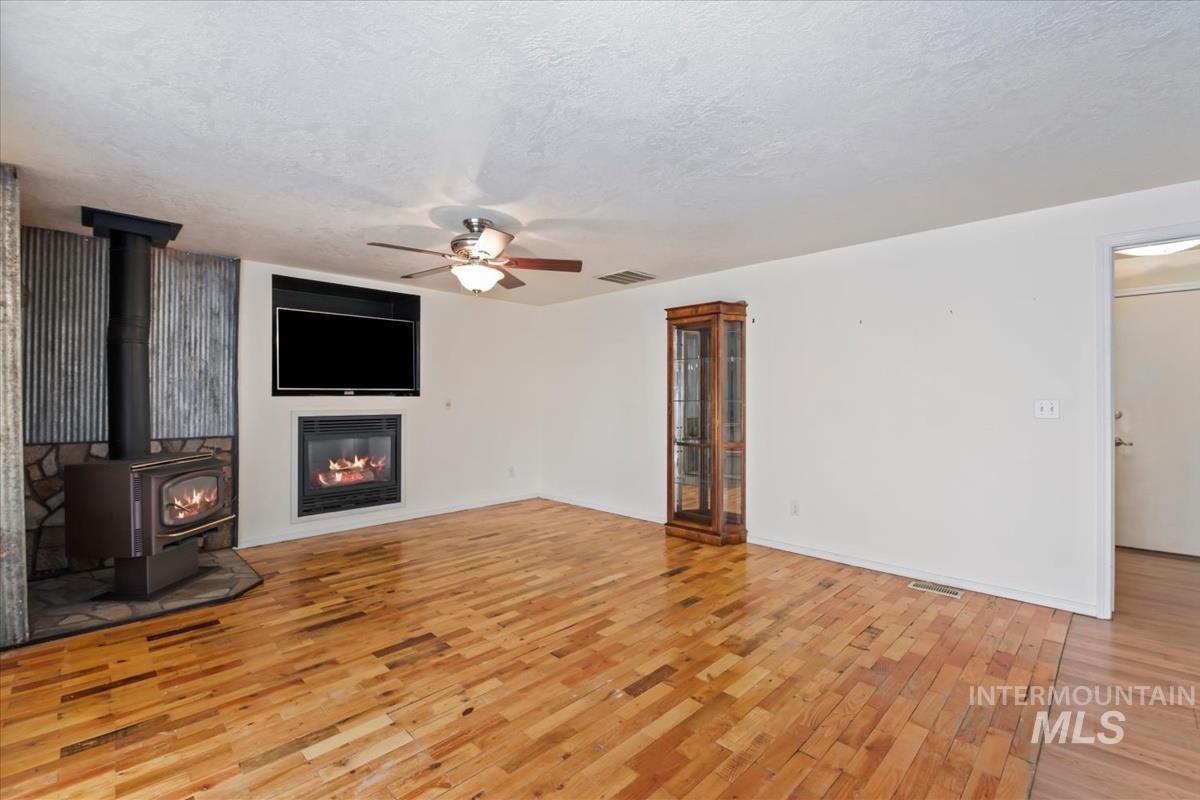 1620 Fairway Ct., Mountain Home, Idaho 83647, 3 Bedrooms, 2 Bathrooms, Residential For Sale, Price $348,500, 99002055