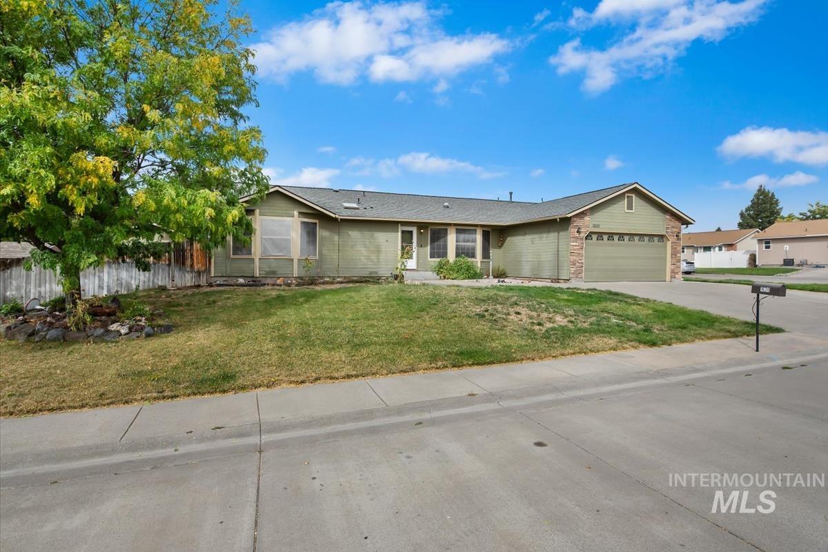 1620 Fairway Ct., Mountain Home, Idaho 83647, 3 Bedrooms, 2 Bathrooms, Residential For Sale, Price $348,500, 99002055
