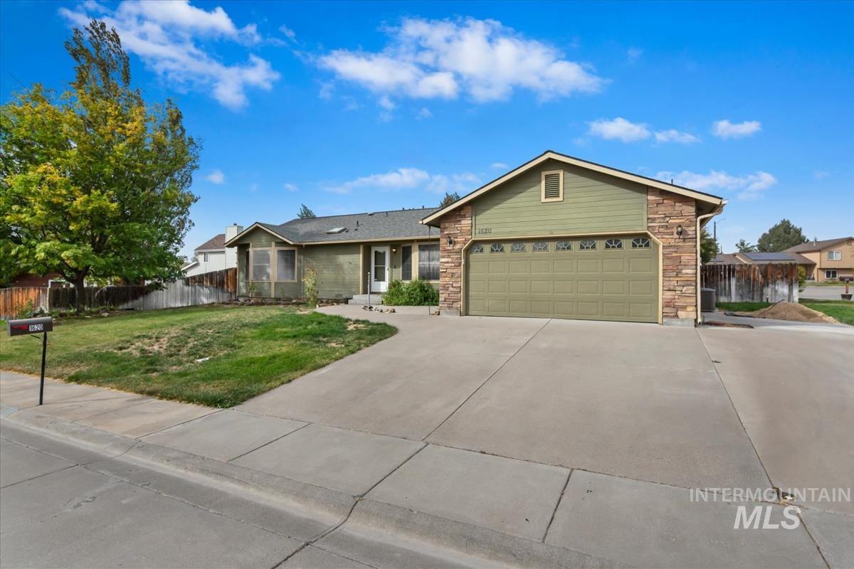 1620 Fairway Ct., Mountain Home, Idaho 83647, 3 Bedrooms, 2 Bathrooms, Residential For Sale, Price $348,500, 99002055