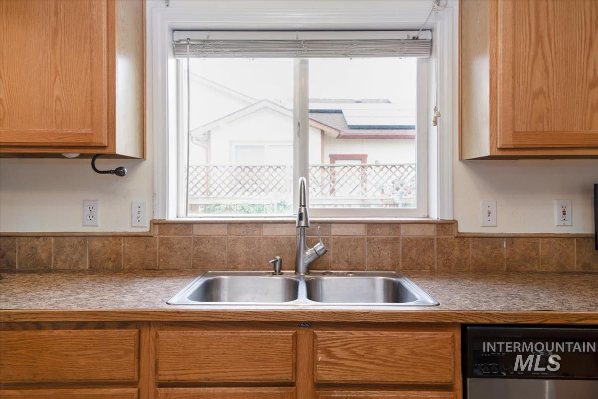1620 Fairway Ct., Mountain Home, Idaho 83647, 3 Bedrooms, 2 Bathrooms, Residential For Sale, Price $348,500, 99002055