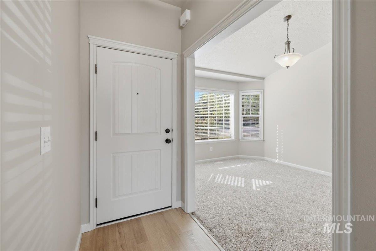 494 E Chateau Drive, Meridian, Idaho 83646, 3 Bedrooms, 2 Bathrooms, Residential For Sale, Price $419,000,MLS 99002072