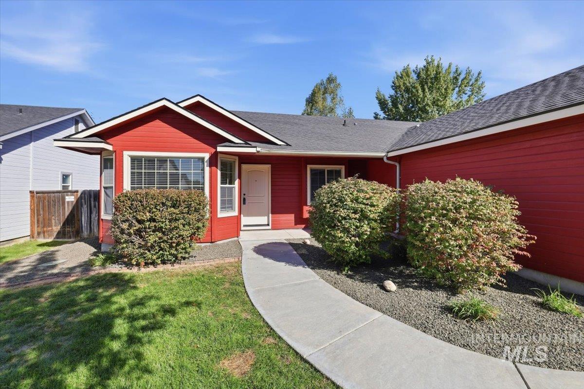 494 E Chateau Drive, Meridian, Idaho 83646, 3 Bedrooms, 2 Bathrooms, Residential For Sale, Price $419,000,MLS 99002072