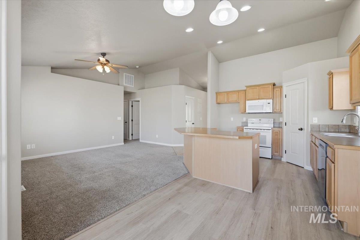 494 E Chateau Drive, Meridian, Idaho 83646, 3 Bedrooms, 2 Bathrooms, Residential For Sale, Price $419,000,MLS 99002072