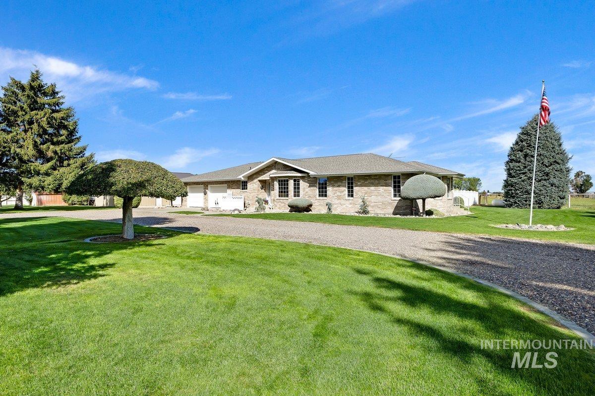 62 E 300 S, Burley, Idaho 83318, 4 Bedrooms, 3.5 Bathrooms, Residential For Sale, Price $649,000,MLS 99002081