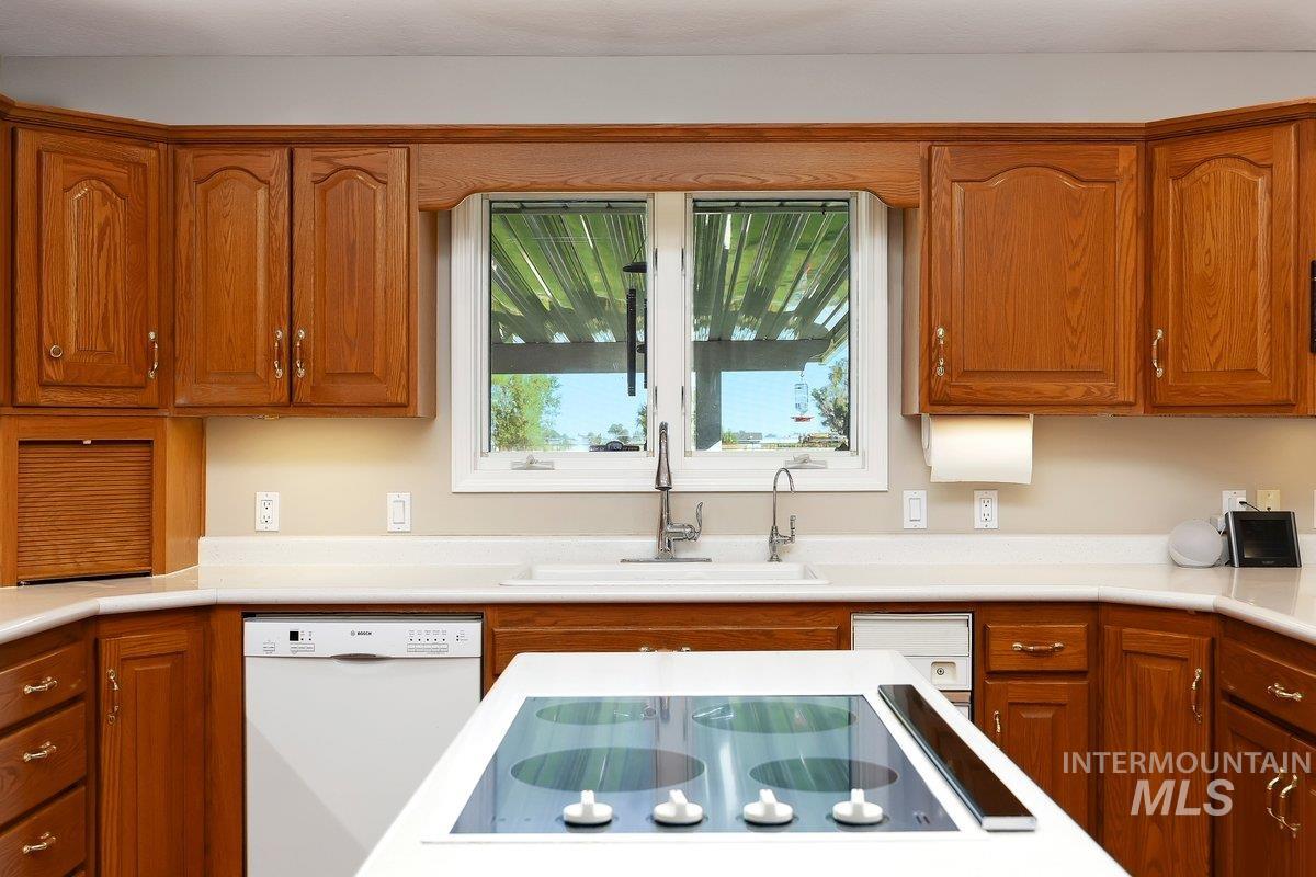 62 E 300 S, Burley, Idaho 83318, 4 Bedrooms, 3.5 Bathrooms, Residential For Sale, Price $649,000,MLS 99002081