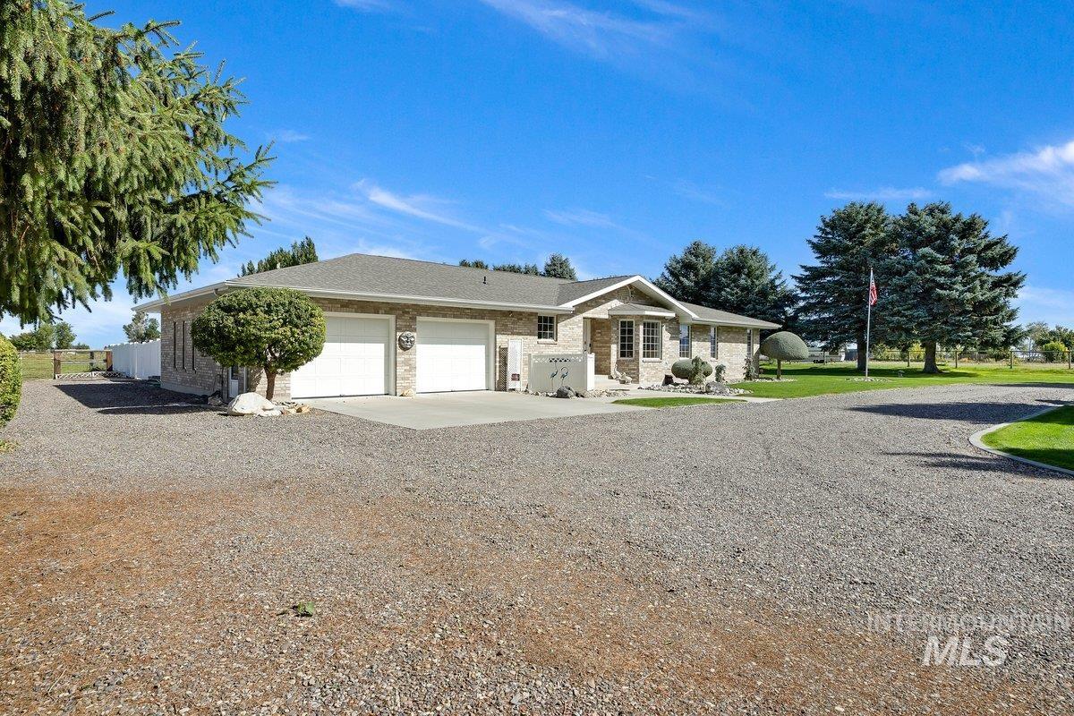 62 E 300 S, Burley, Idaho 83318, 4 Bedrooms, 3.5 Bathrooms, Residential For Sale, Price $649,000,MLS 99002081