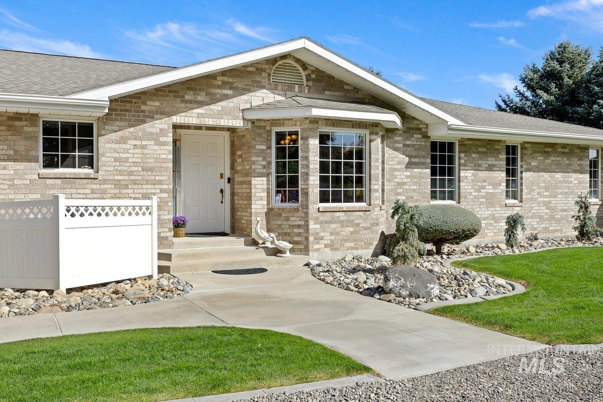 62 E 300 S, Burley, Idaho 83318, 4 Bedrooms, 3.5 Bathrooms, Residential For Sale, Price $649,000,MLS 99002081
