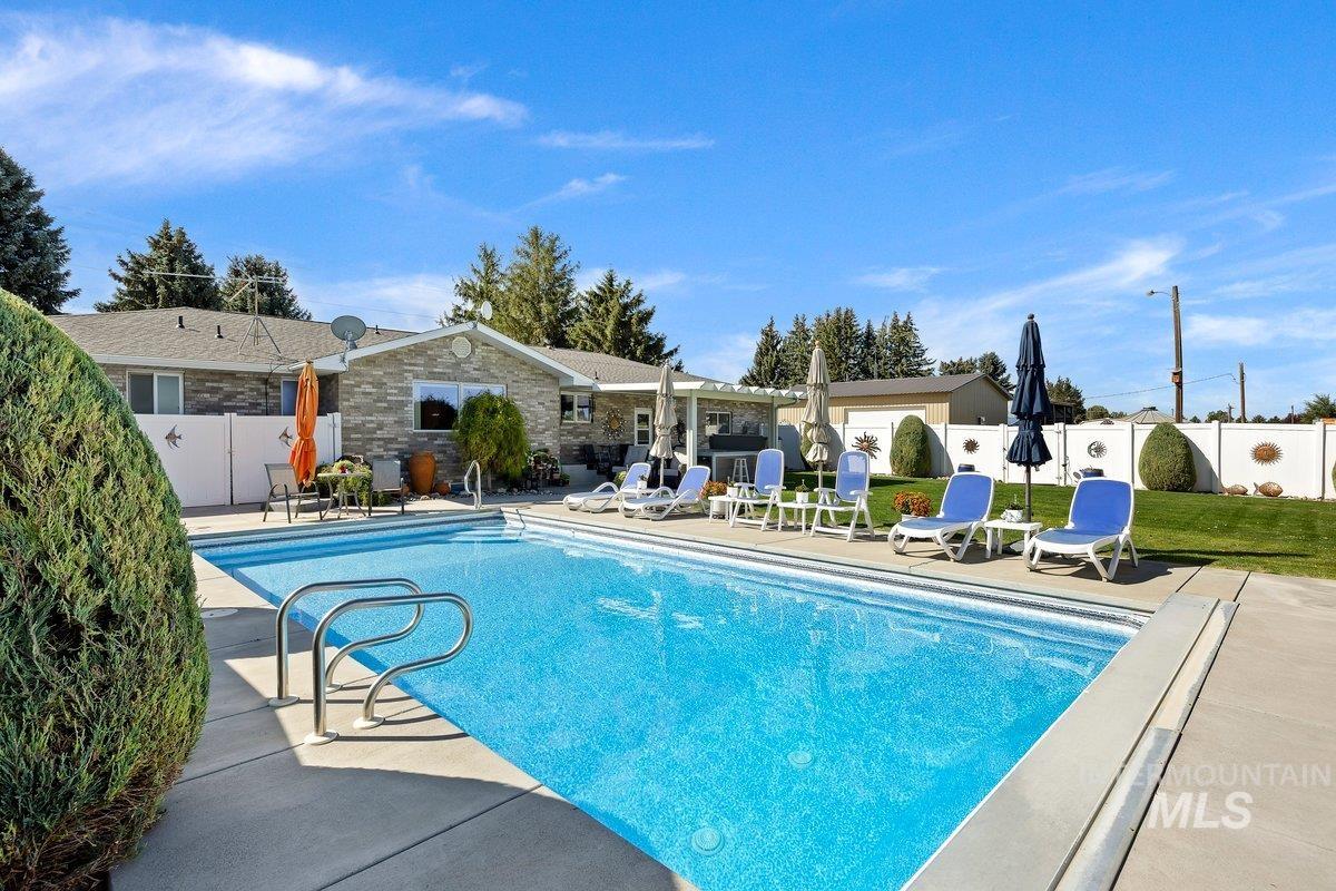 62 E 300 S, Burley, Idaho 83318, 4 Bedrooms, 3.5 Bathrooms, Residential For Sale, Price $649,000,MLS 99002081