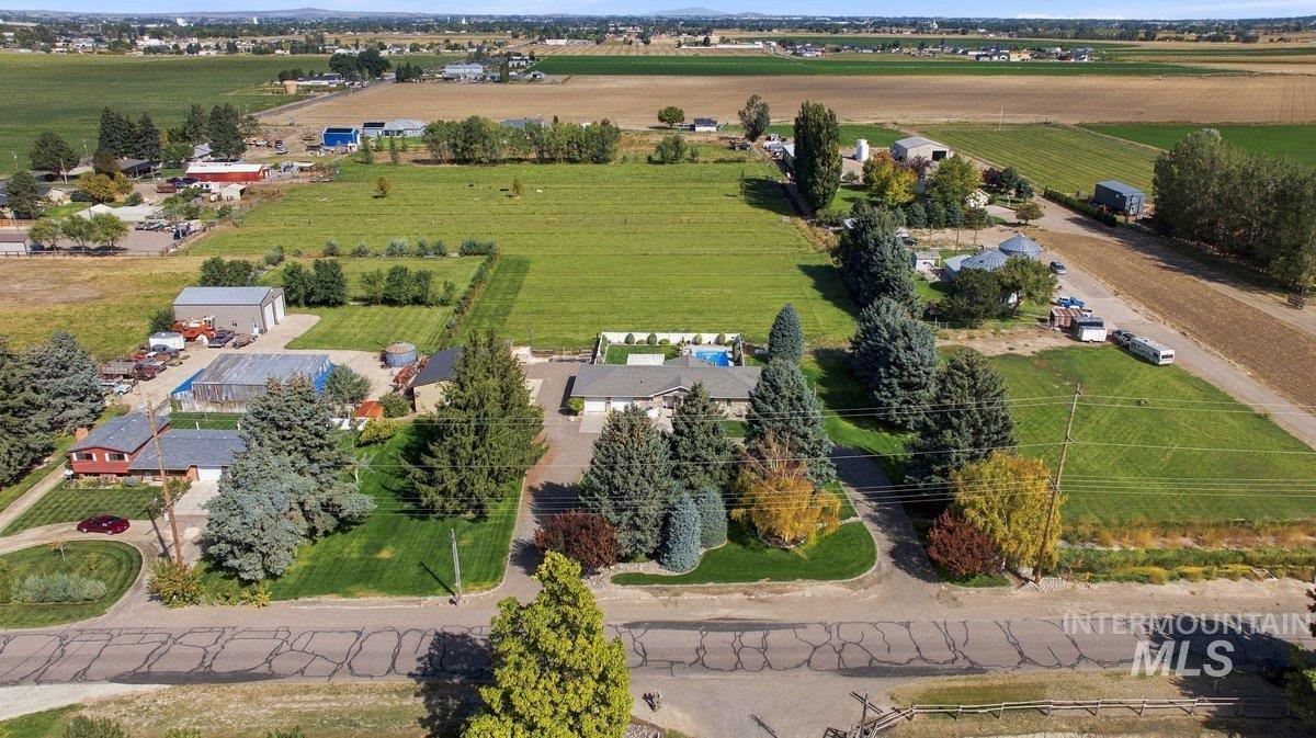 62 E 300 S, Burley, Idaho 83318, 4 Bedrooms, 3.5 Bathrooms, Residential For Sale, Price $649,000,MLS 99002081