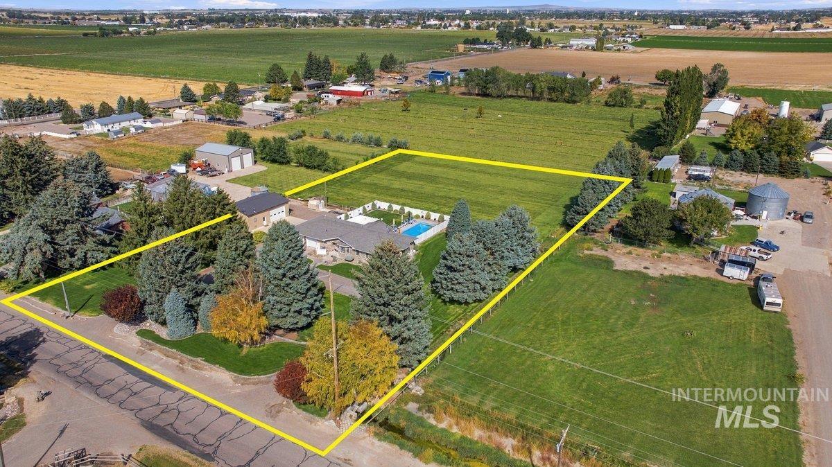 62 E 300 S, Burley, Idaho 83318, 4 Bedrooms, 3.5 Bathrooms, Residential For Sale, Price $649,000,MLS 99002081