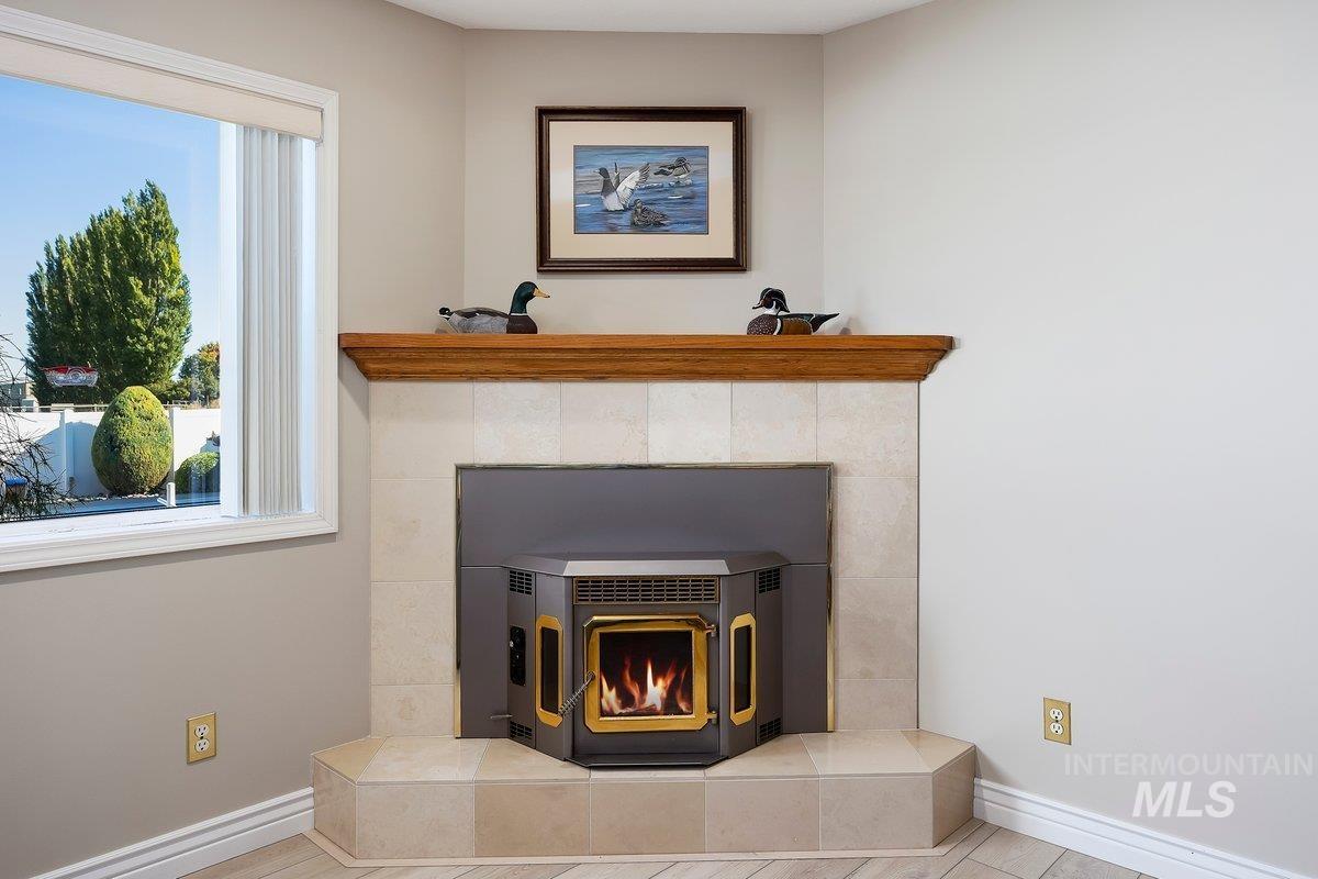 62 E 300 S, Burley, Idaho 83318, 4 Bedrooms, 3.5 Bathrooms, Residential For Sale, Price $649,000,MLS 99002081
