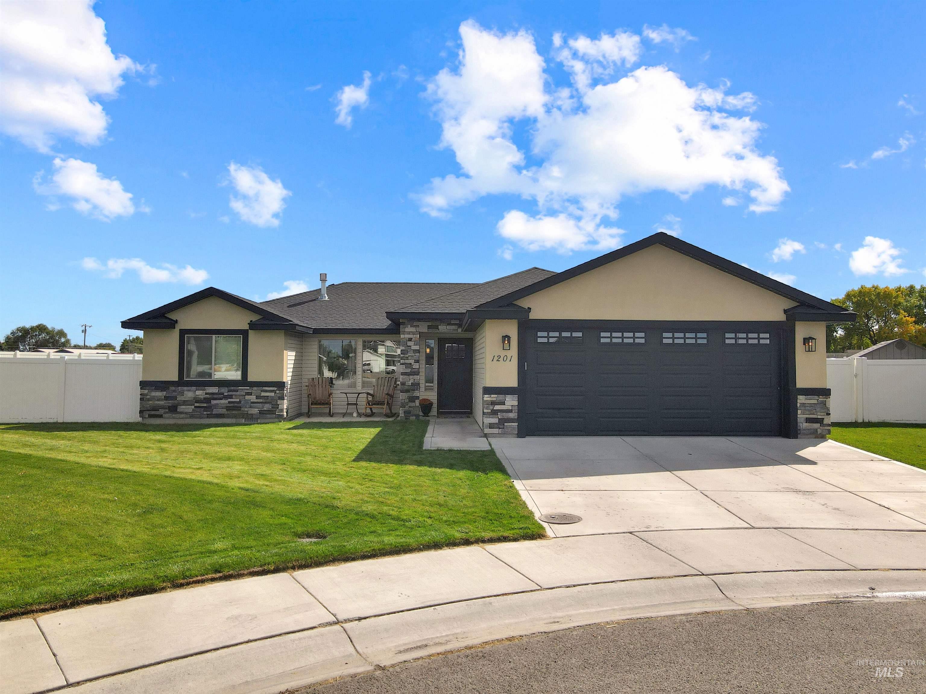 1201 Soren Way, Rupert, Idaho 83350, 3 Bedrooms, 2 Bathrooms, Residential For Sale, Price $359,000,MLS 99002084