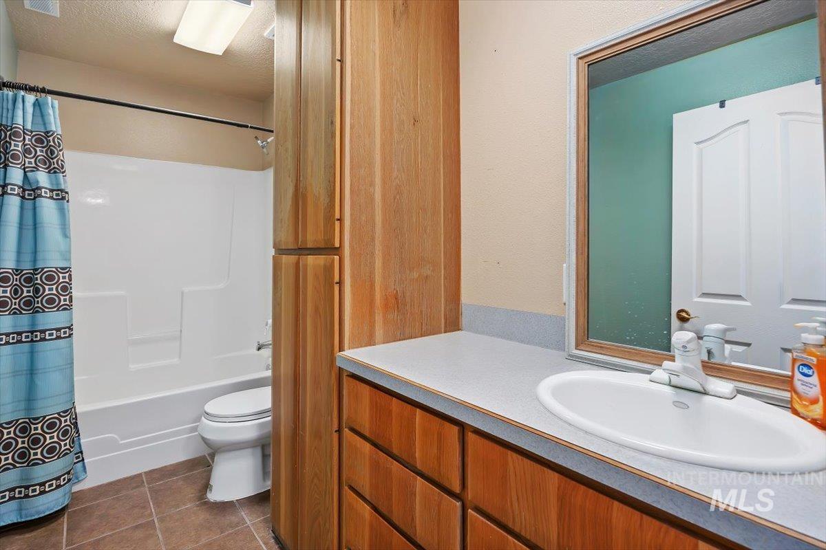 1854 E 3700 N, Filer, Idaho 83328, 4 Bedrooms, 3 Bathrooms, Residential For Sale, Price $725,000,MLS 99002087