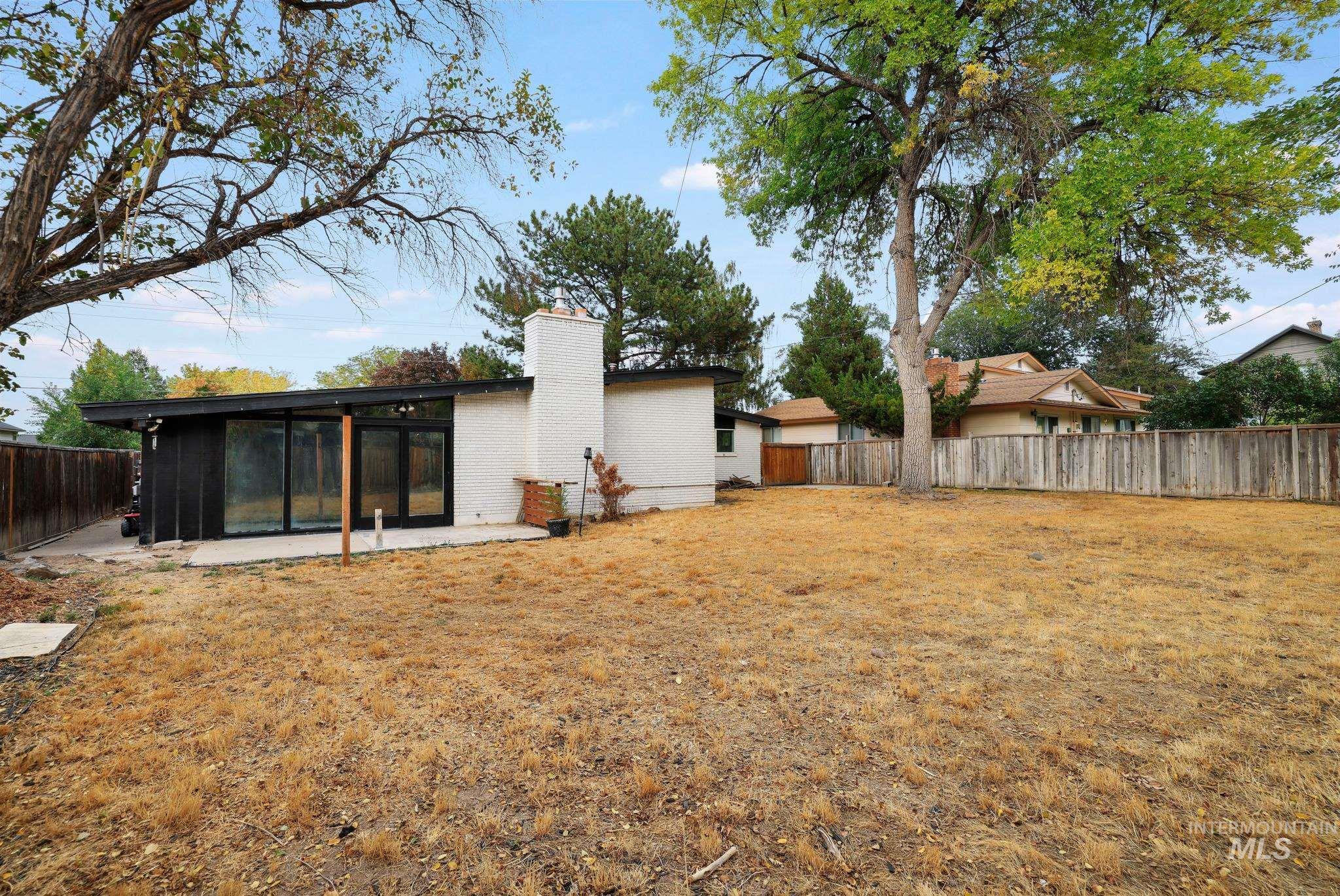 1870 Falls Ave E, Twin Falls, Idaho 83301, 3 Bedrooms, 2 Bathrooms, Residential For Sale, Price $379,000,MLS 99002088