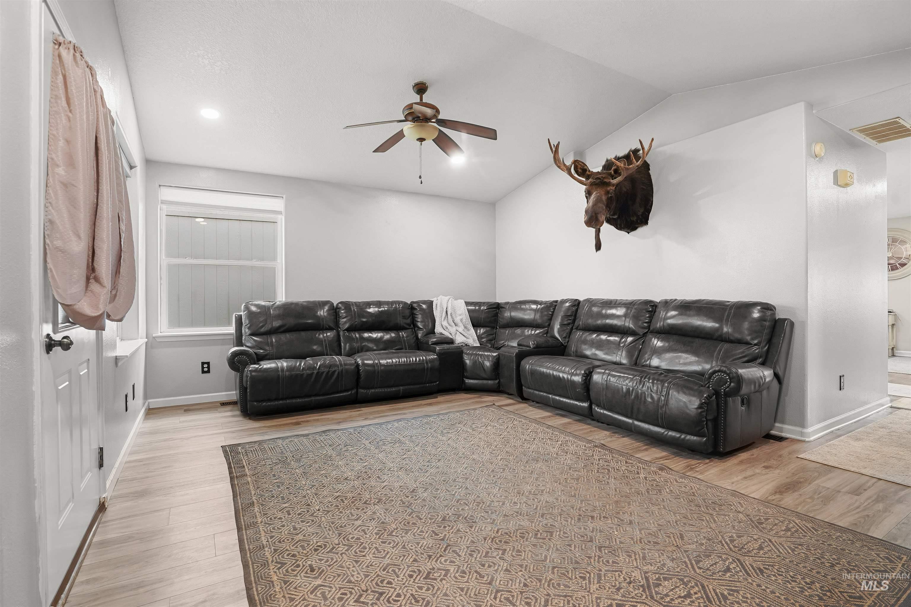 1238 Inca Dr, Twin Falls, Idaho 83301, 3 Bedrooms, 2 Bathrooms, Residential For Sale, Price $315,000,MLS 99002090