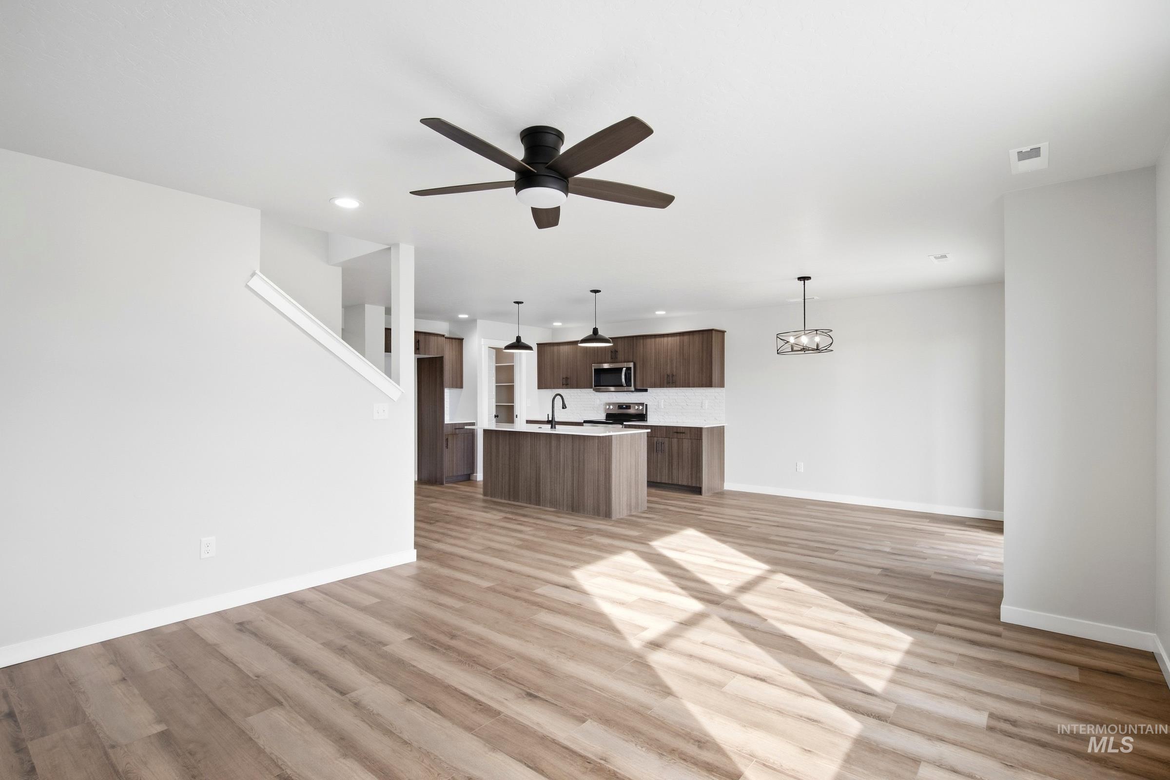 7435 W Newtown Dr, Eagle, Idaho 83616, 3 Bedrooms, 2.5 Bathrooms, Residential For Sale, Price $461,990,MLS 99002094