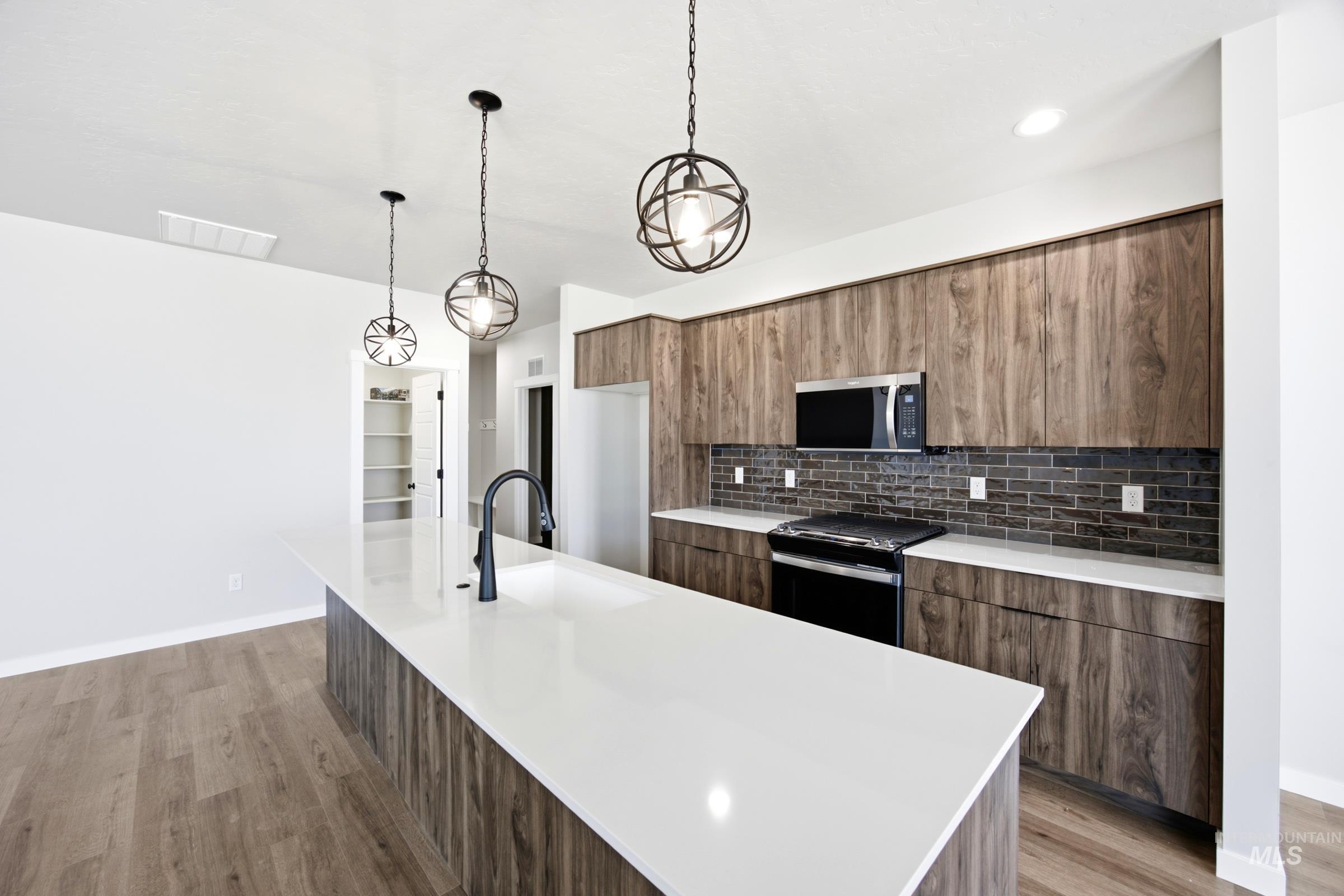 17604 N Veiled Peak Ave, Nampa, Idaho 83687, 4 Bedrooms, 2 Bathrooms, Residential For Sale, Price $573,990,MLS 99002104