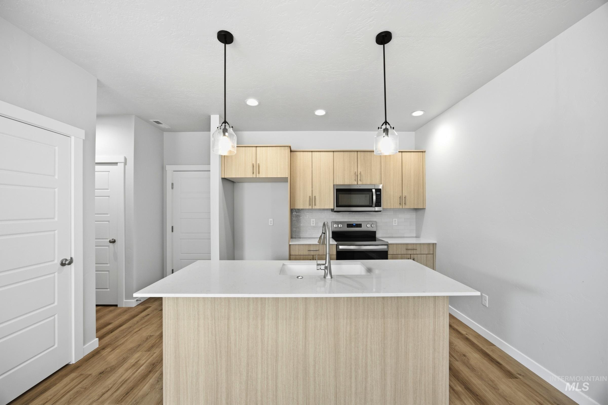 6752 S Arista Ave, Boise, Idaho 83709, 3 Bedrooms, 2.5 Bathrooms, Residential For Sale, Price $432,995,MLS 99002110