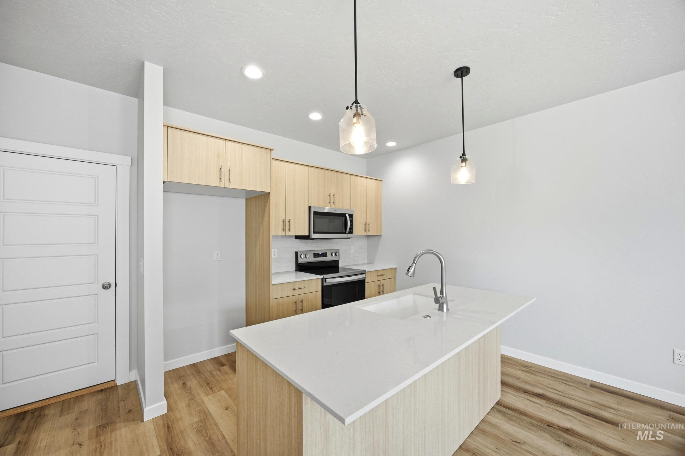 6752 S Arista Ave, Boise, Idaho 83709, 3 Bedrooms, 2.5 Bathrooms, Residential For Sale, Price $432,995,MLS 99002110