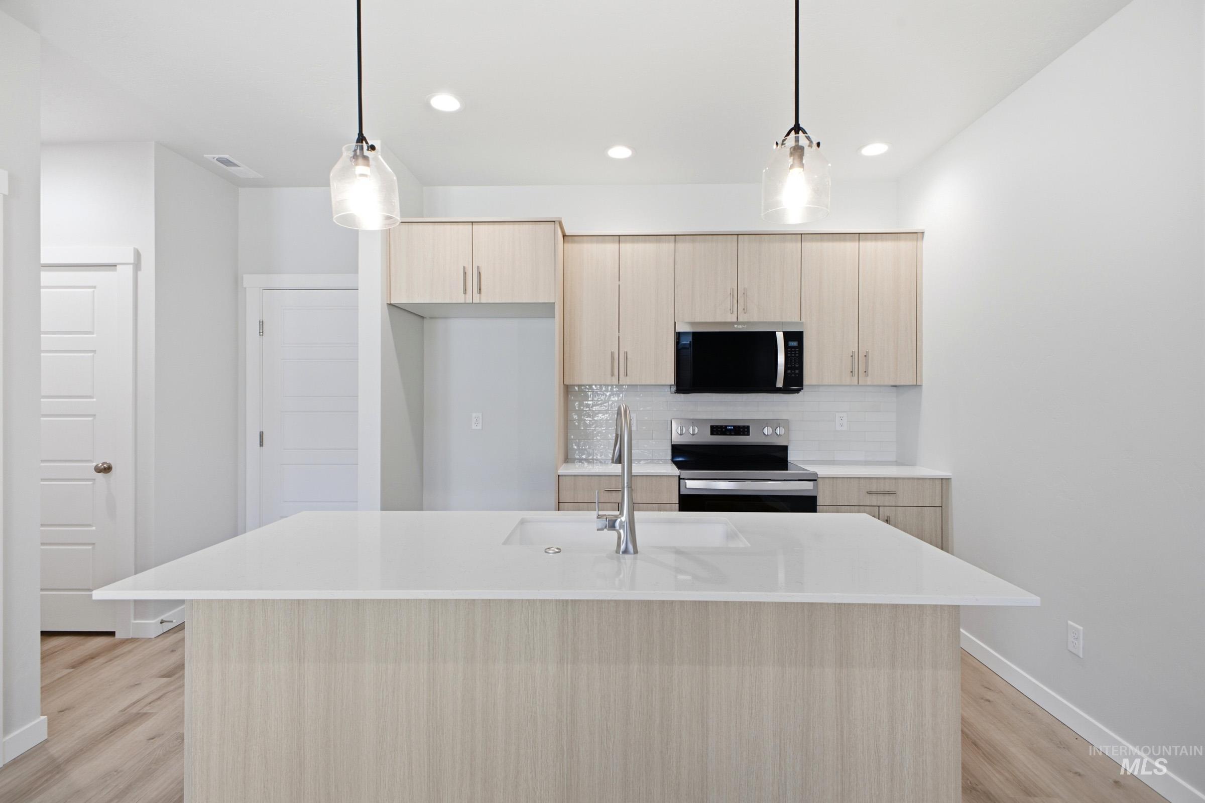 6983 S Spindlebush Ave, Boise, Idaho 83709, 3 Bedrooms, 2.5 Bathrooms, Residential For Sale, Price $426,995,MLS 99002115