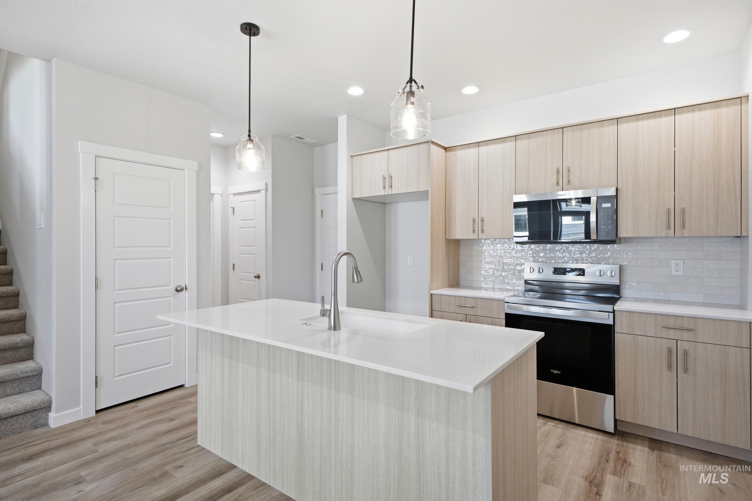 6983 S Spindlebush Ave, Boise, Idaho 83709, 3 Bedrooms, 2.5 Bathrooms, Residential For Sale, Price $426,995,MLS 99002115
