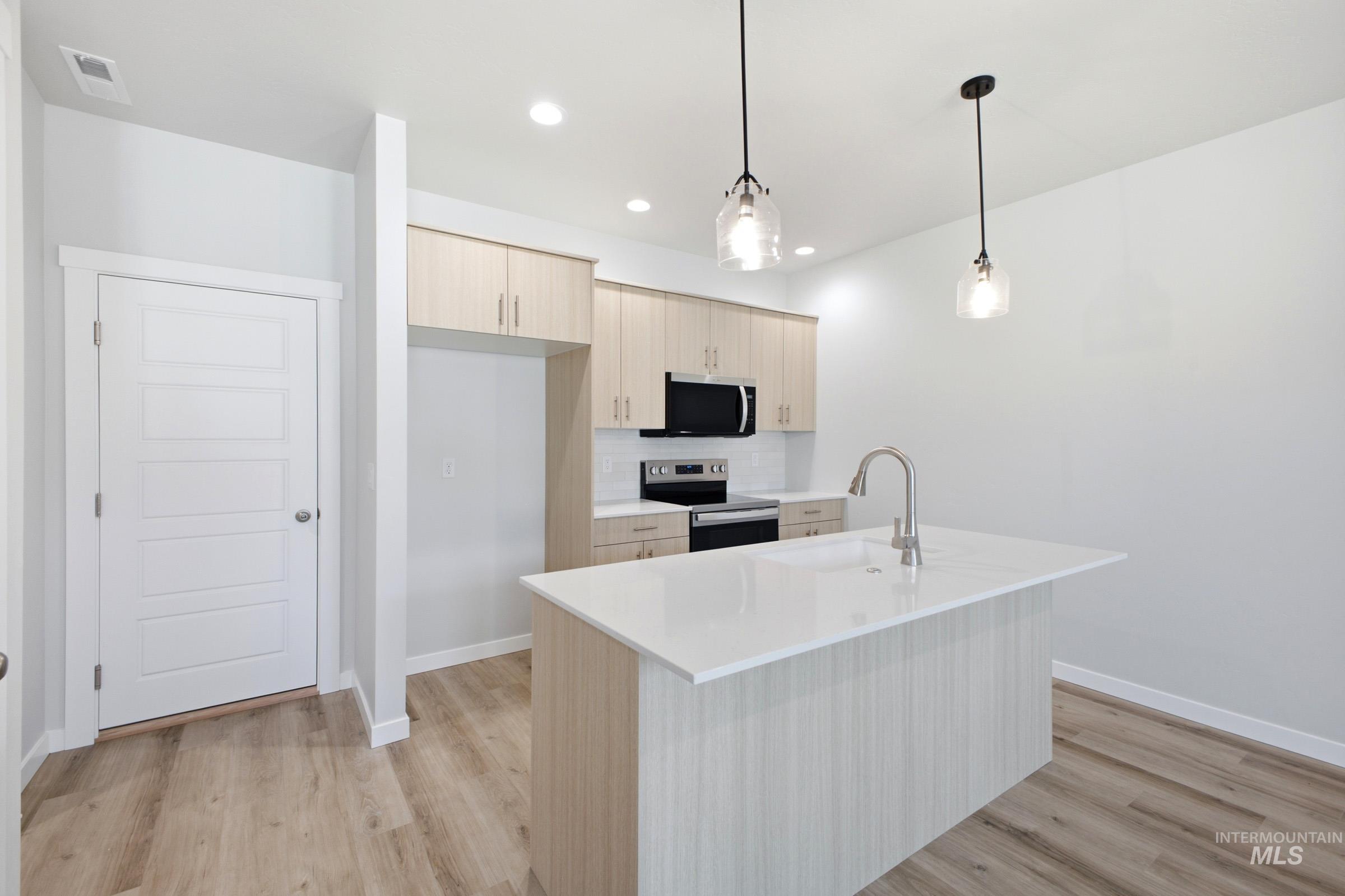6983 S Spindlebush Ave, Boise, Idaho 83709, 3 Bedrooms, 2.5 Bathrooms, Residential For Sale, Price $426,995,MLS 99002115