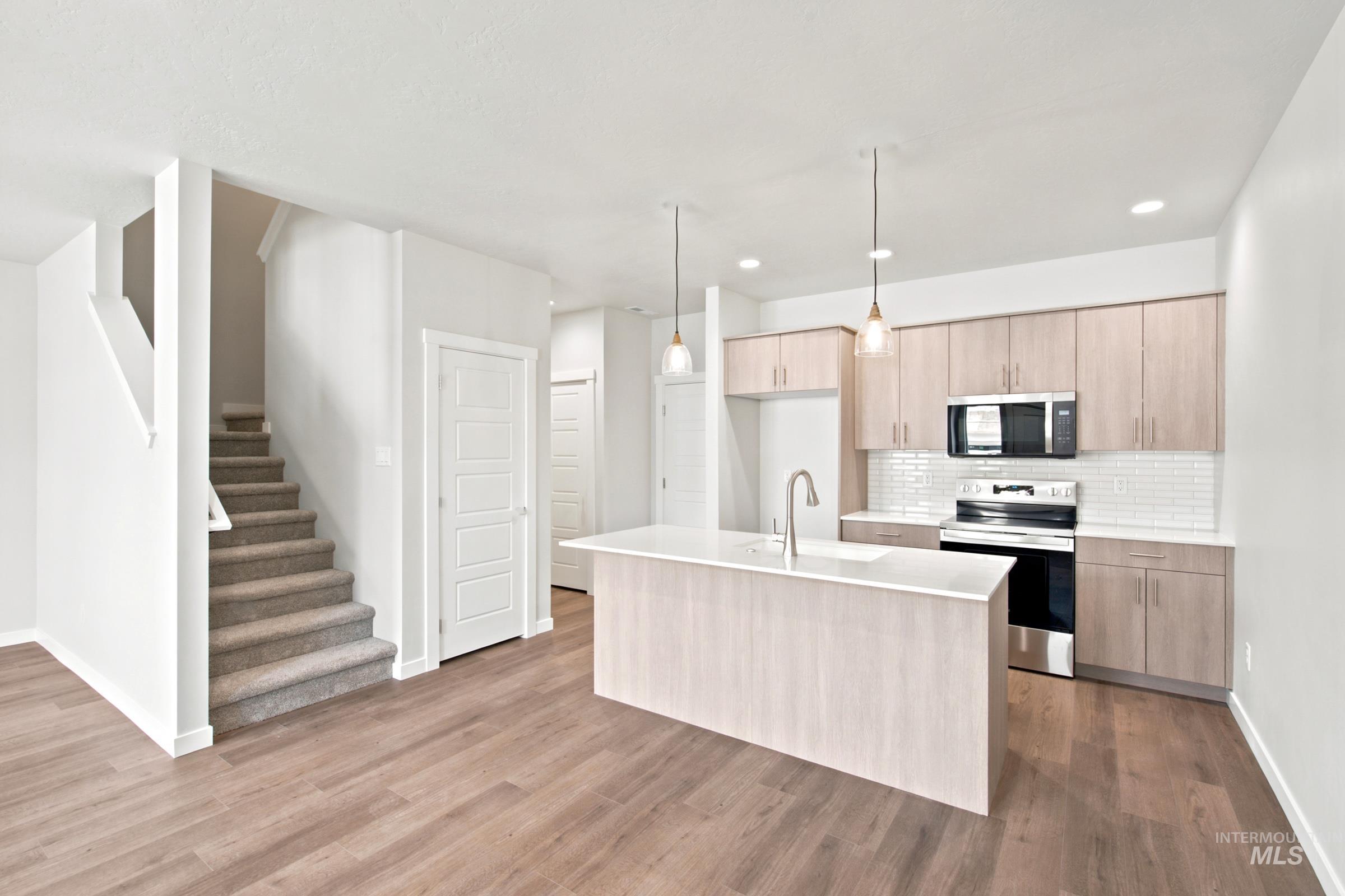 6987 S Spindlebush Ave, Boise, Idaho 83709, 3 Bedrooms, 2.5 Bathrooms, Residential For Sale, Price $426,995,MLS 99002116