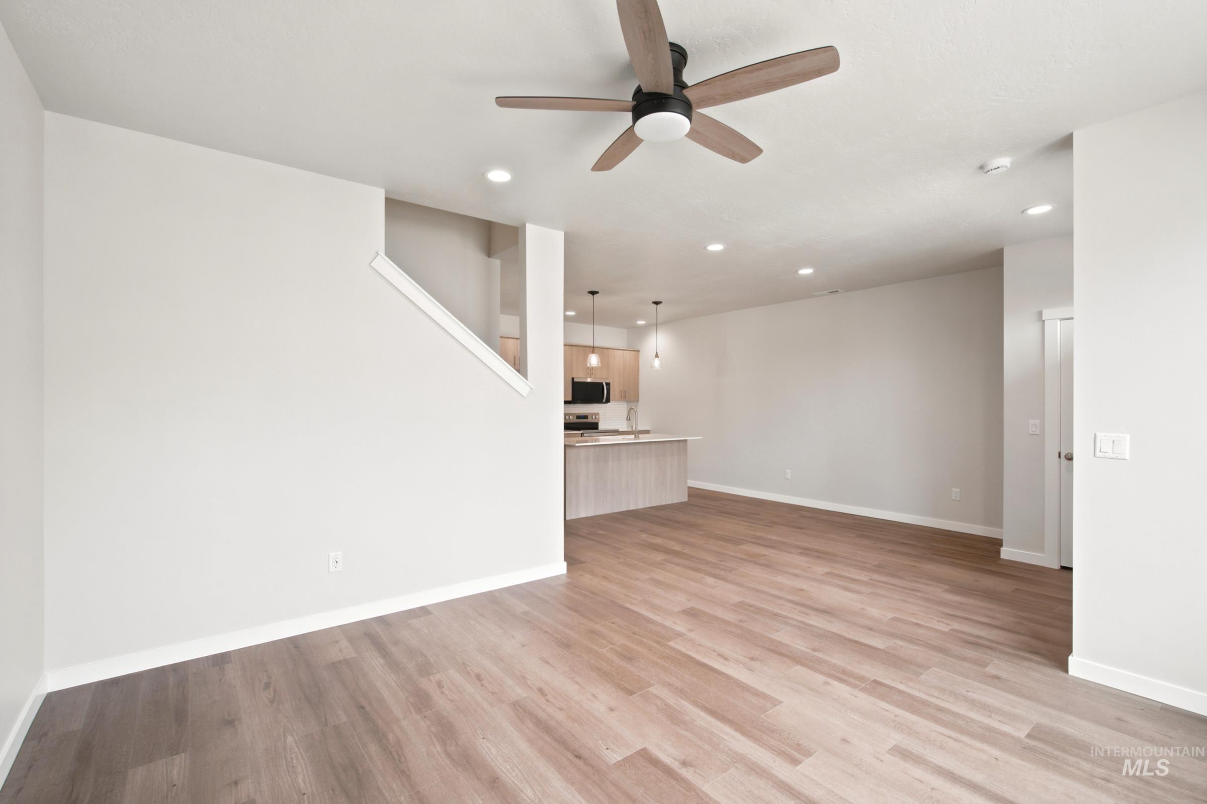 6987 S Spindlebush Ave, Boise, Idaho 83709, 3 Bedrooms, 2.5 Bathrooms, Residential For Sale, Price $426,995,MLS 99002116