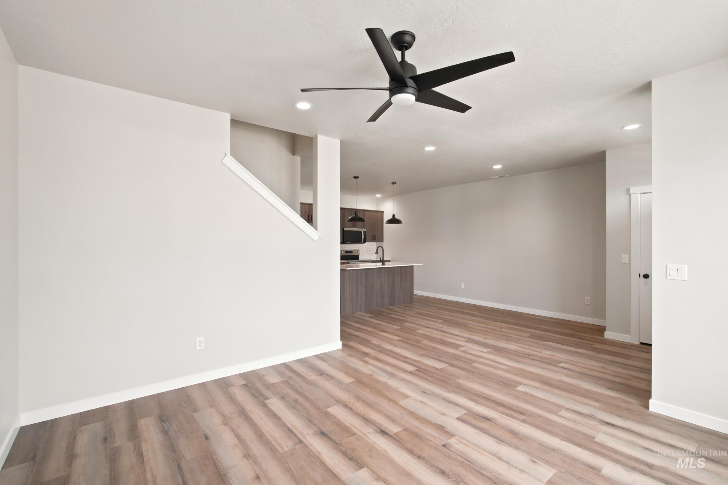 6991 S Spindlebush Ave, Boise, Idaho 83709, 3 Bedrooms, 2.5 Bathrooms, Residential For Sale, Price $427,995,MLS 99002117