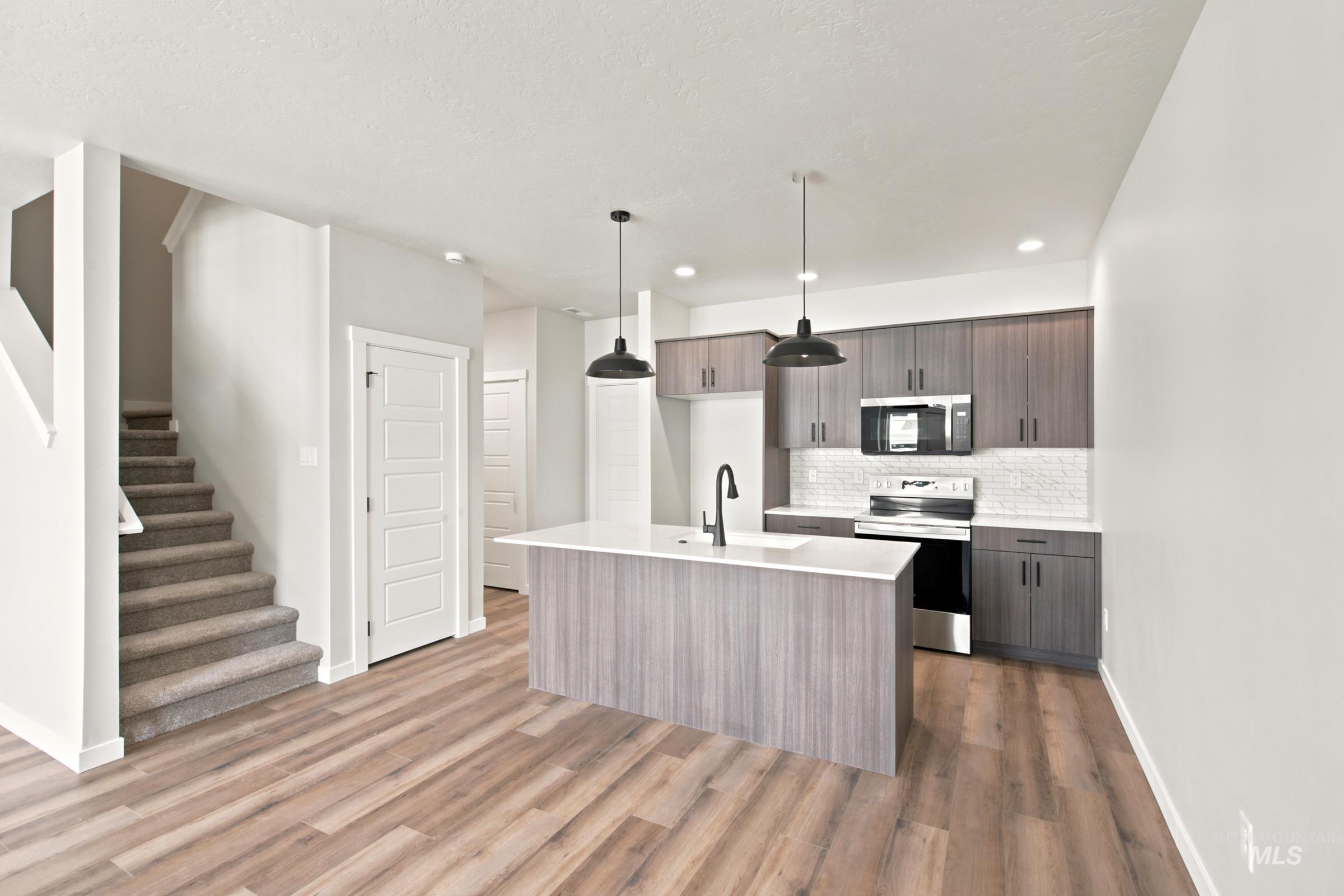 6991 S Spindlebush Ave, Boise, Idaho 83709, 3 Bedrooms, 2.5 Bathrooms, Residential For Sale, Price $427,995,MLS 99002117