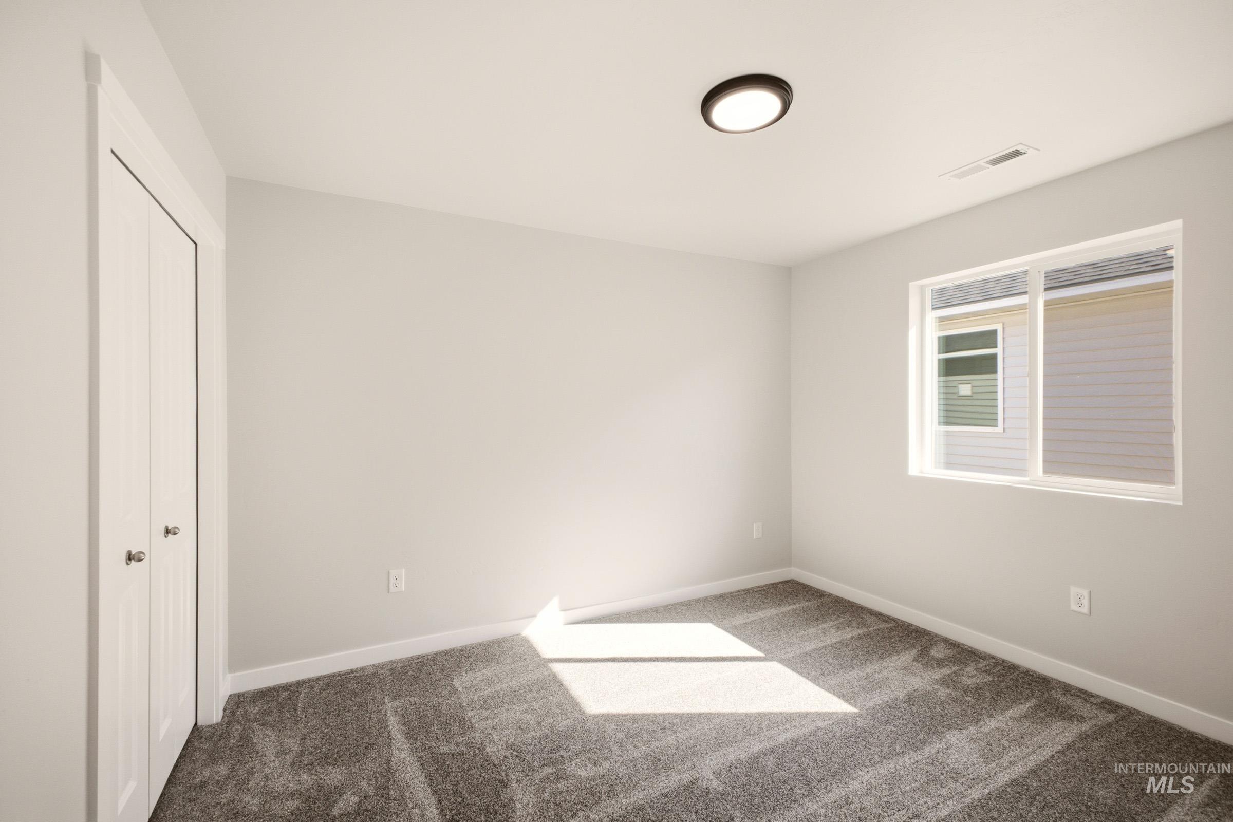 338 N Tideberry Ave, Kuna, Idaho 83634, 3 Bedrooms, 2 Bathrooms, Residential For Sale, Price $430,995,MLS 99002133