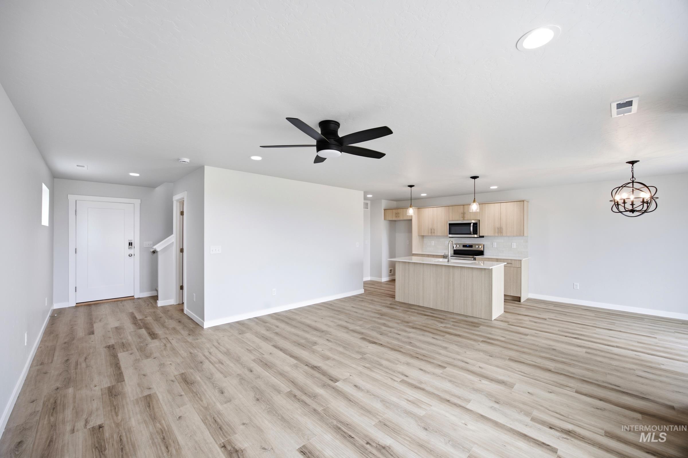 2149 S Summerson Way, Meridian, Idaho 83642, 3 Bedrooms, 2.5 Bathrooms, Residential For Sale, Price $470,990, 99002137