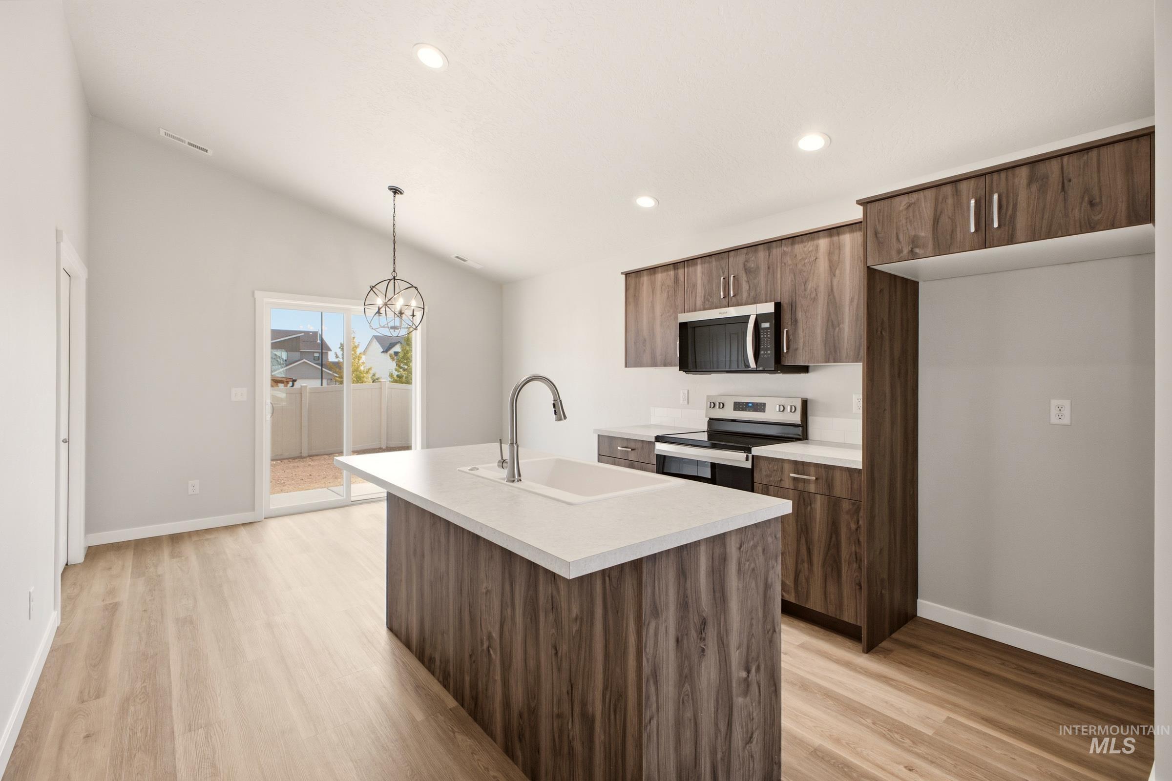 240 N Tideberry Ave, Kuna, Idaho 83634, 3 Bedrooms, 2 Bathrooms, Residential For Sale, Price $390,990,MLS 99002138